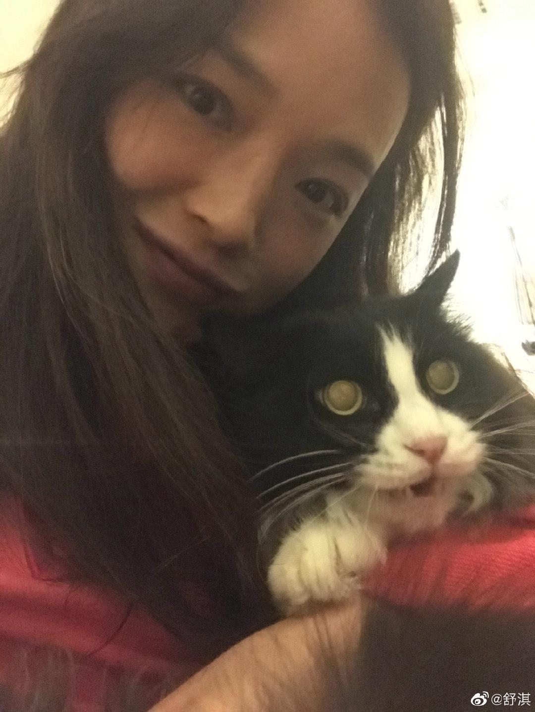 金馬影后舒淇也在林志玲微博上留言祝賀。(翻攝自微博)