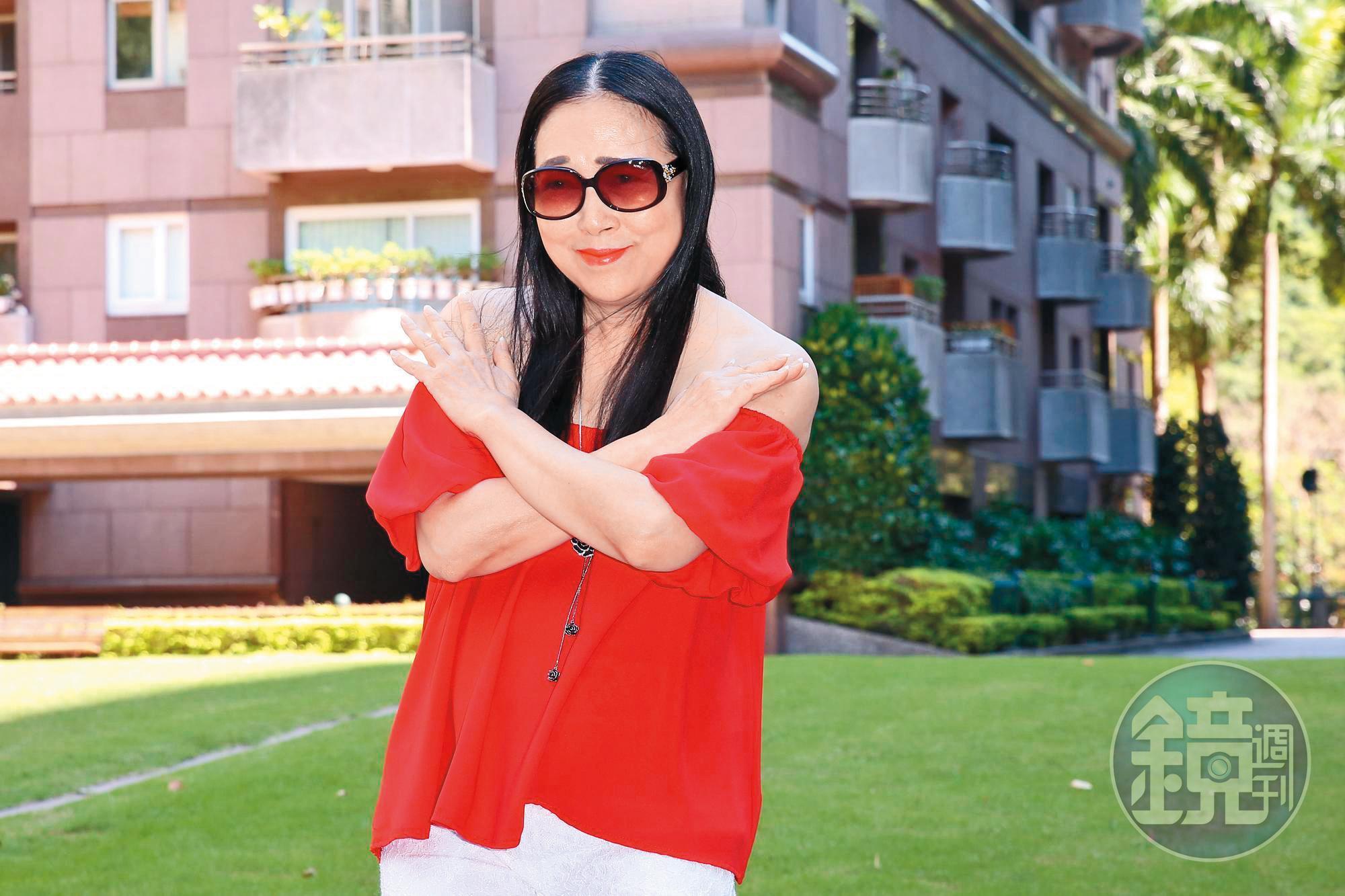 先前許純美公開亮相時，比起早期的她已樸實無華許多。