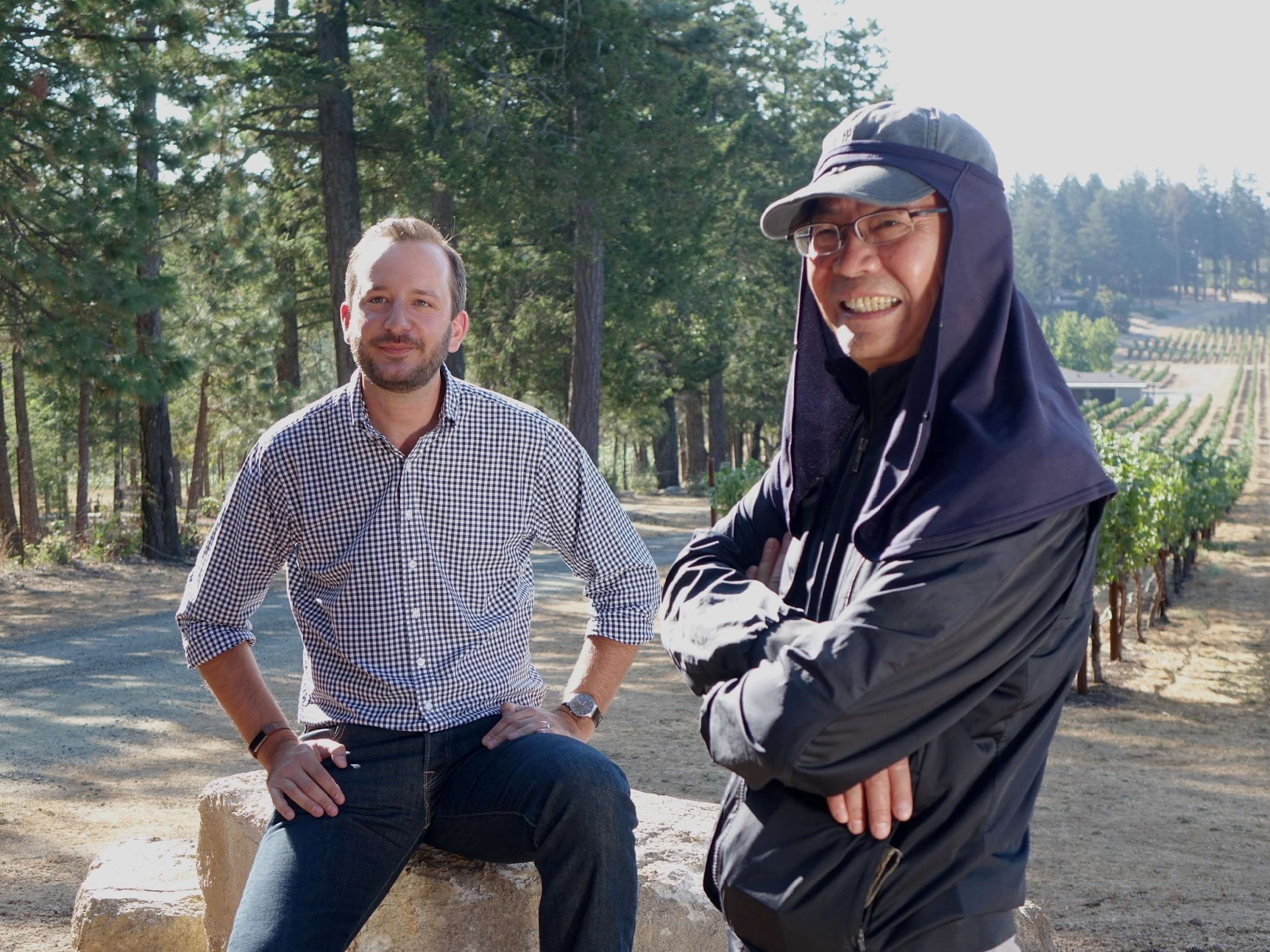 導演劉嵩（右）今年以紀錄片《農村的遠見》獲金鐘獎肯定。（公視提供）