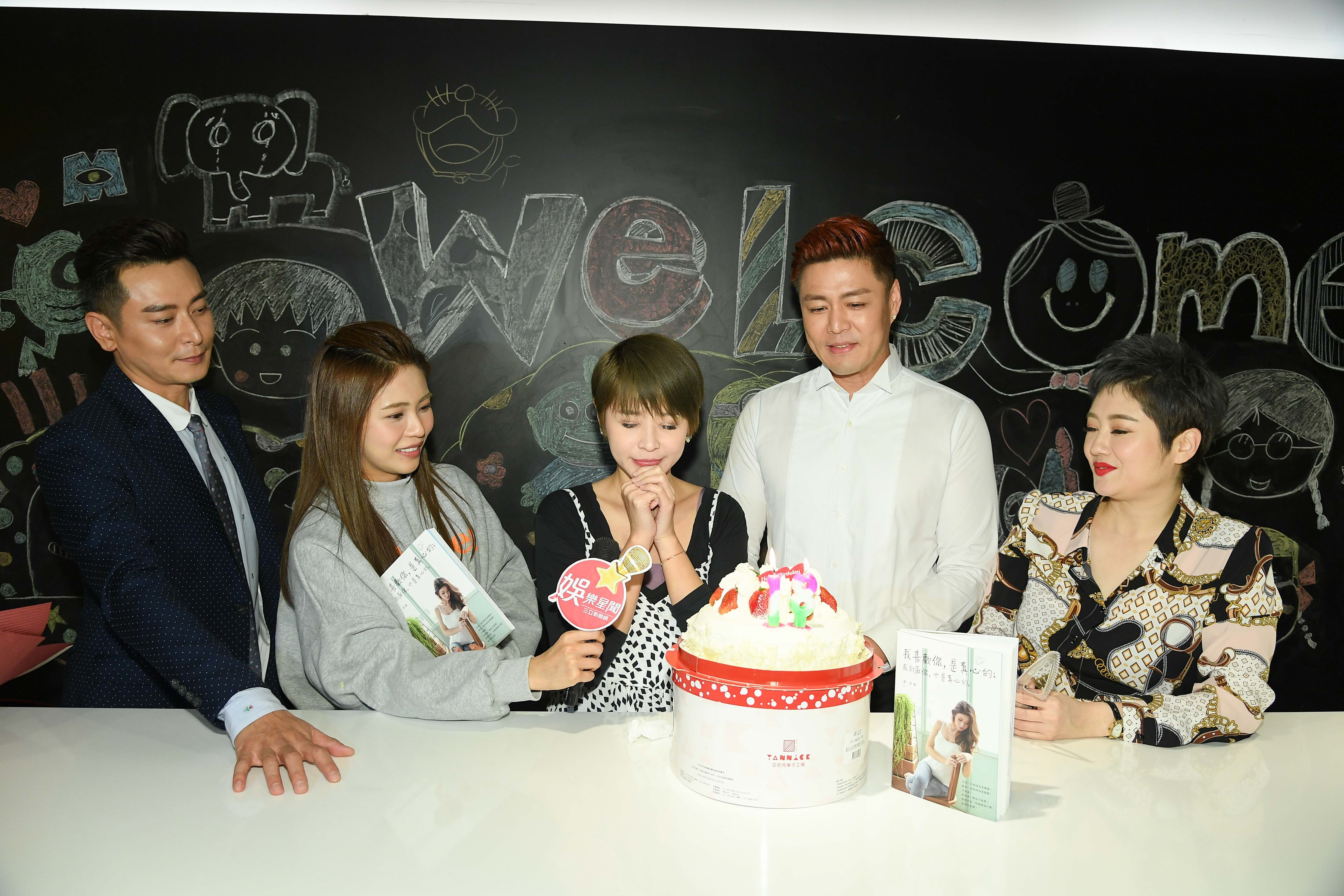 《炮仔聲》劇組提前幫李燕慶生。（三立提供）