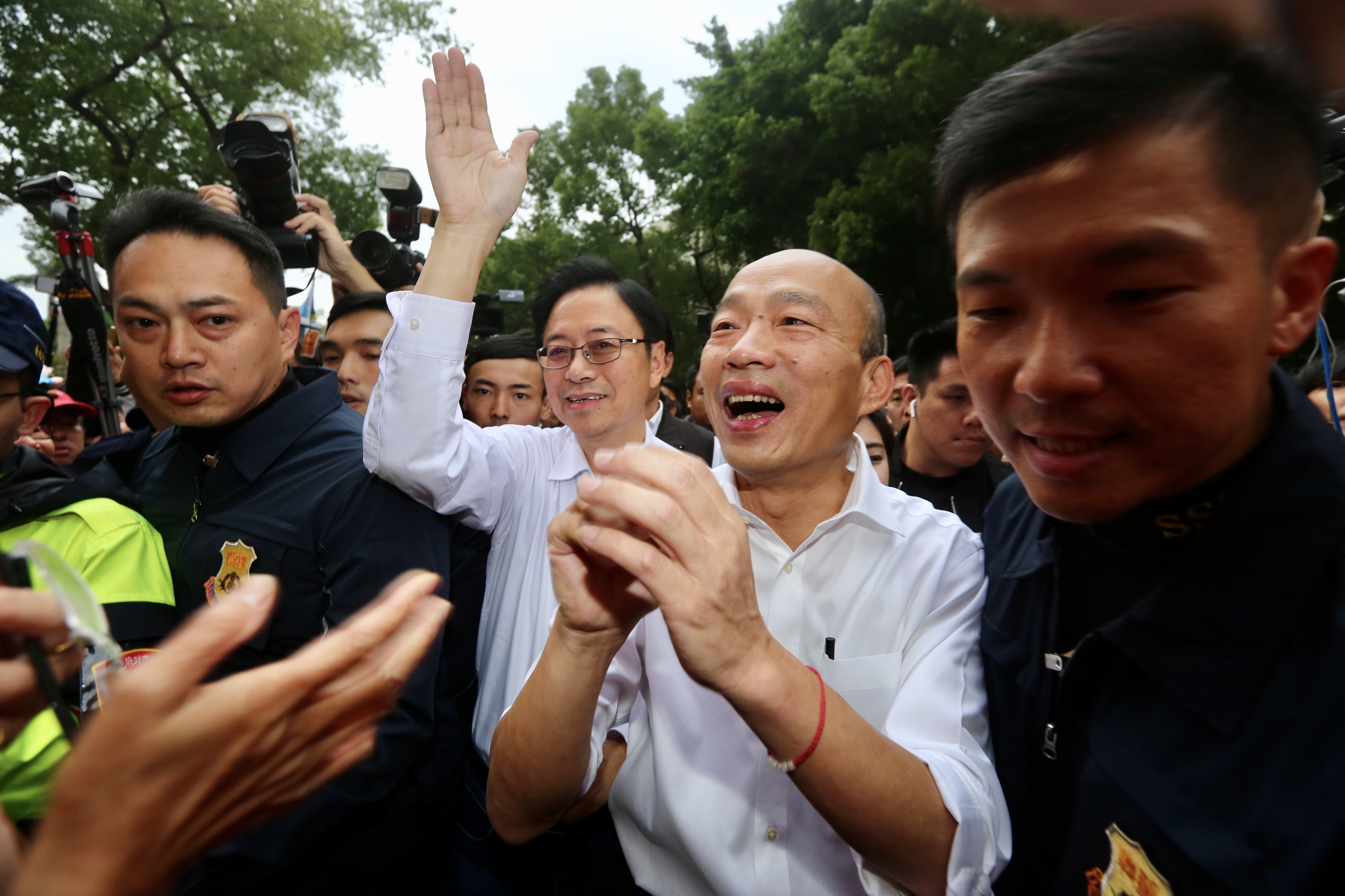 國民黨總統候選人韓國瑜再遭爆料擁有大安區仁愛路樓中樓房地產，韓辦回應該房產為親戚持有。