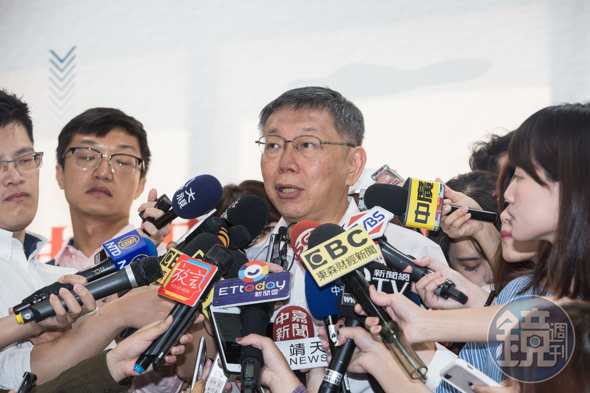 柯文哲嗆搞台獨兒孫都躲國外，都是「騙子」。