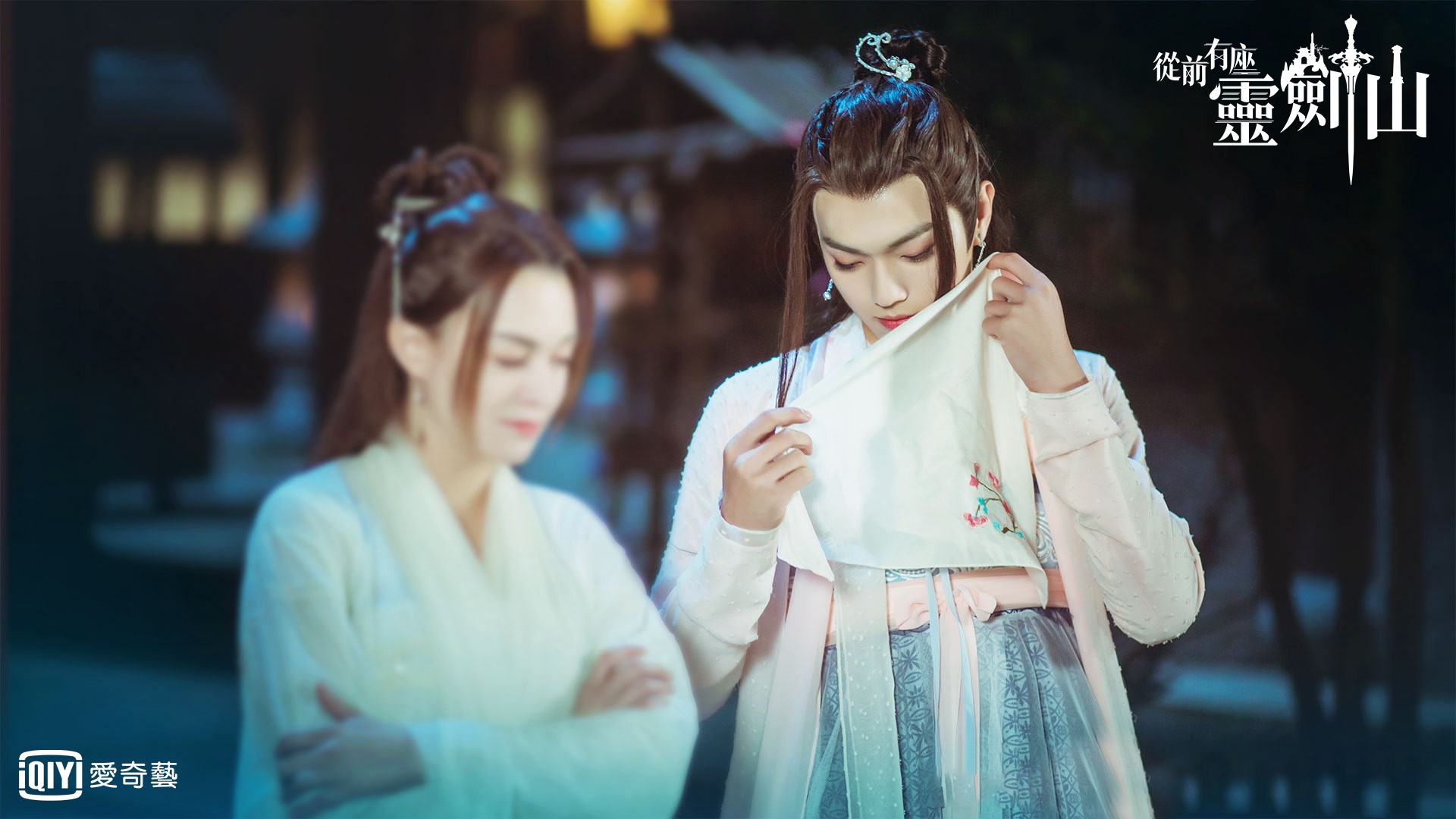 許凱女裝首次亮相，張榕容誇他「萌妹子」。（愛奇藝台灣站提供）