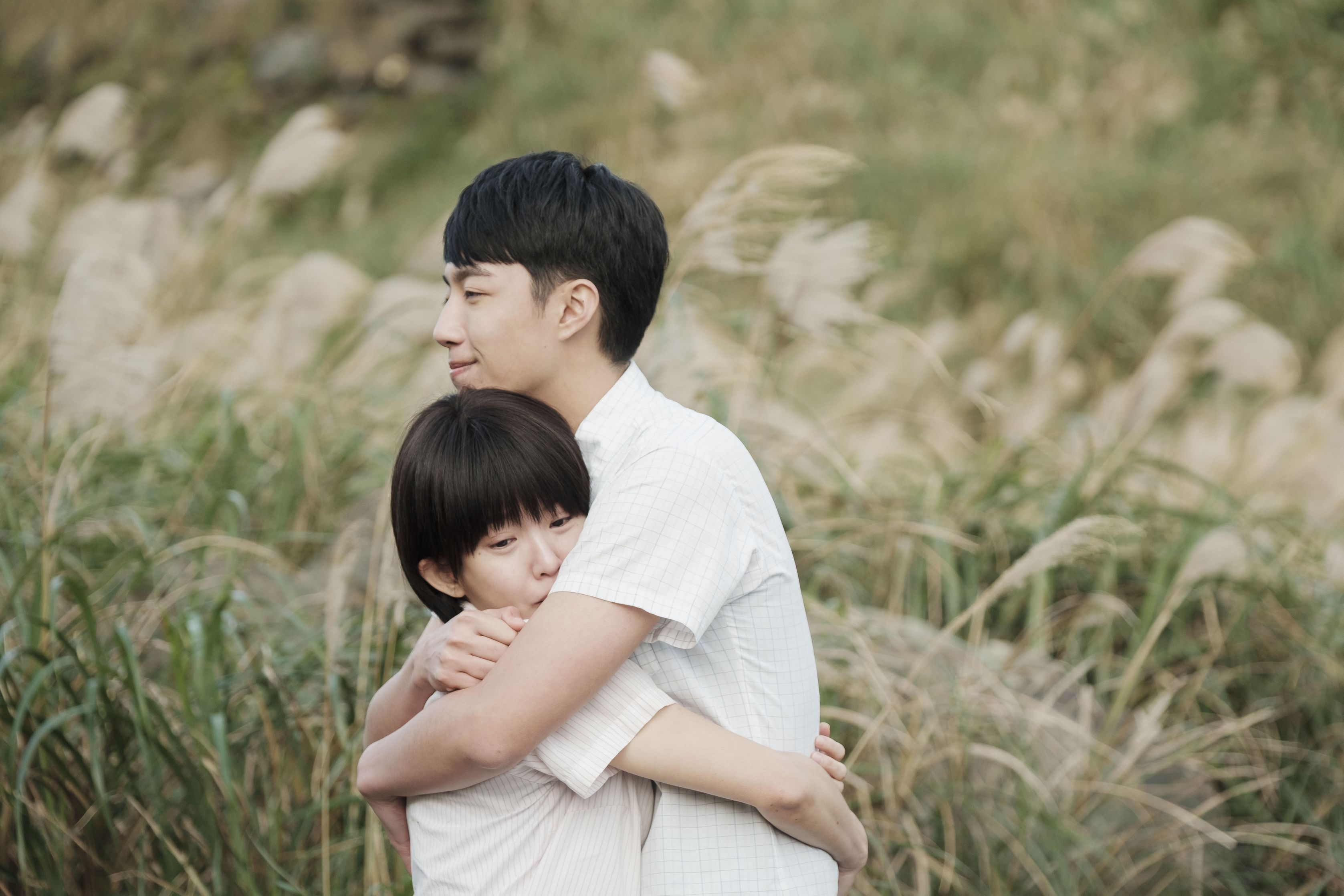 《通靈少女》最後一集，阿樂學長驚喜現身這場戲，兩人情緒滿點，瑤瑤更是數度落淚，現場工作人員也感動不已。(公視提供)