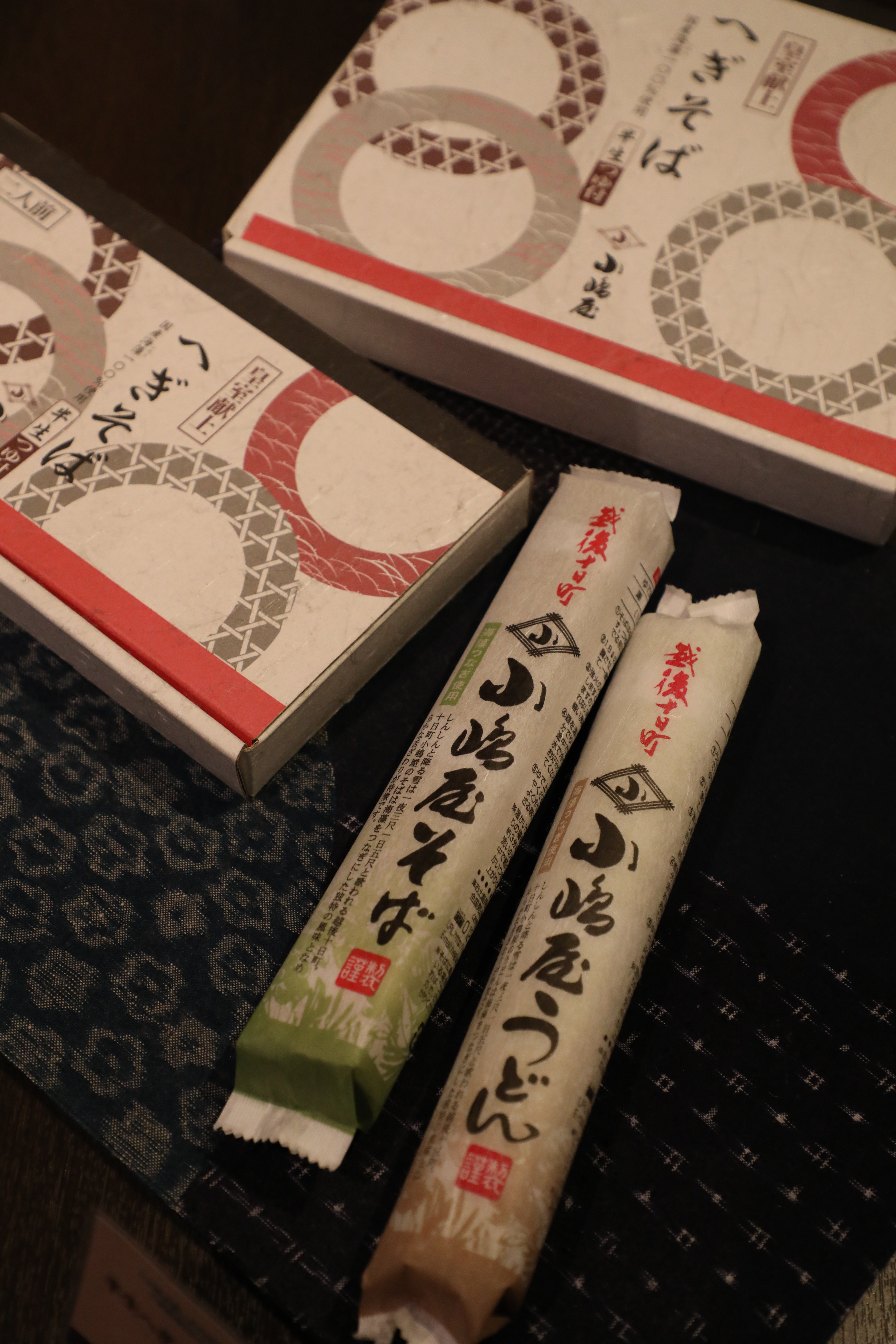 加了布海苔、100%蕎麥粉做的「片木蕎麥麵」是最好伴手禮。（360日圓／束，約NT$100）
