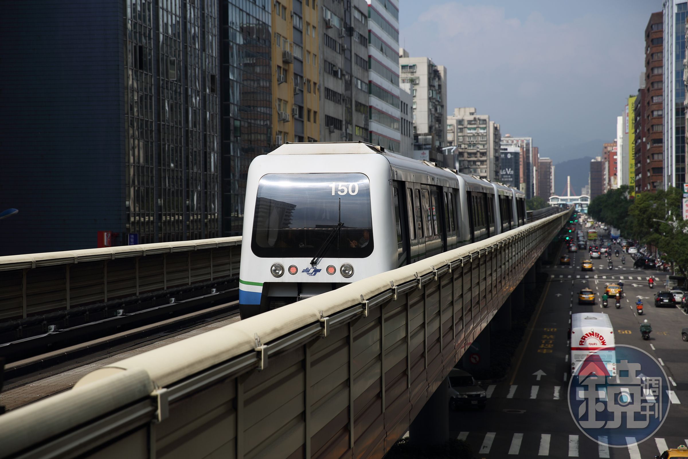 台北捷運文湖線六張犁站往麟光站方向列車突發生異常停駛。