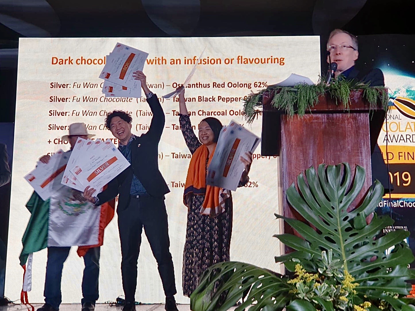 台灣福灣巧克力於「世界巧克力大賽」全球決賽中榮獲「世界最佳黑巧克力」的殊榮。（福灣巧克力提供）