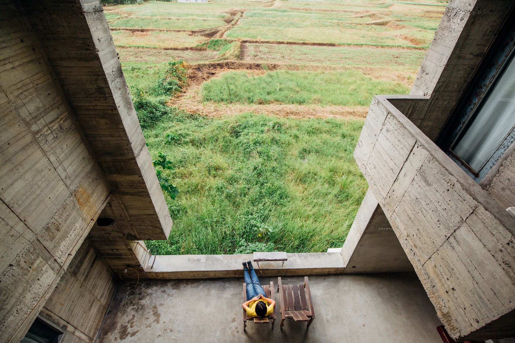 旅人可安靜地在「石梯灣118」空間裡探尋。