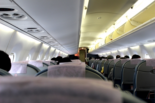 空姐趁著出國工作時與同事偷情，還寫成性愛日記。（圖片非當事人，圖片來源：photo-ac）