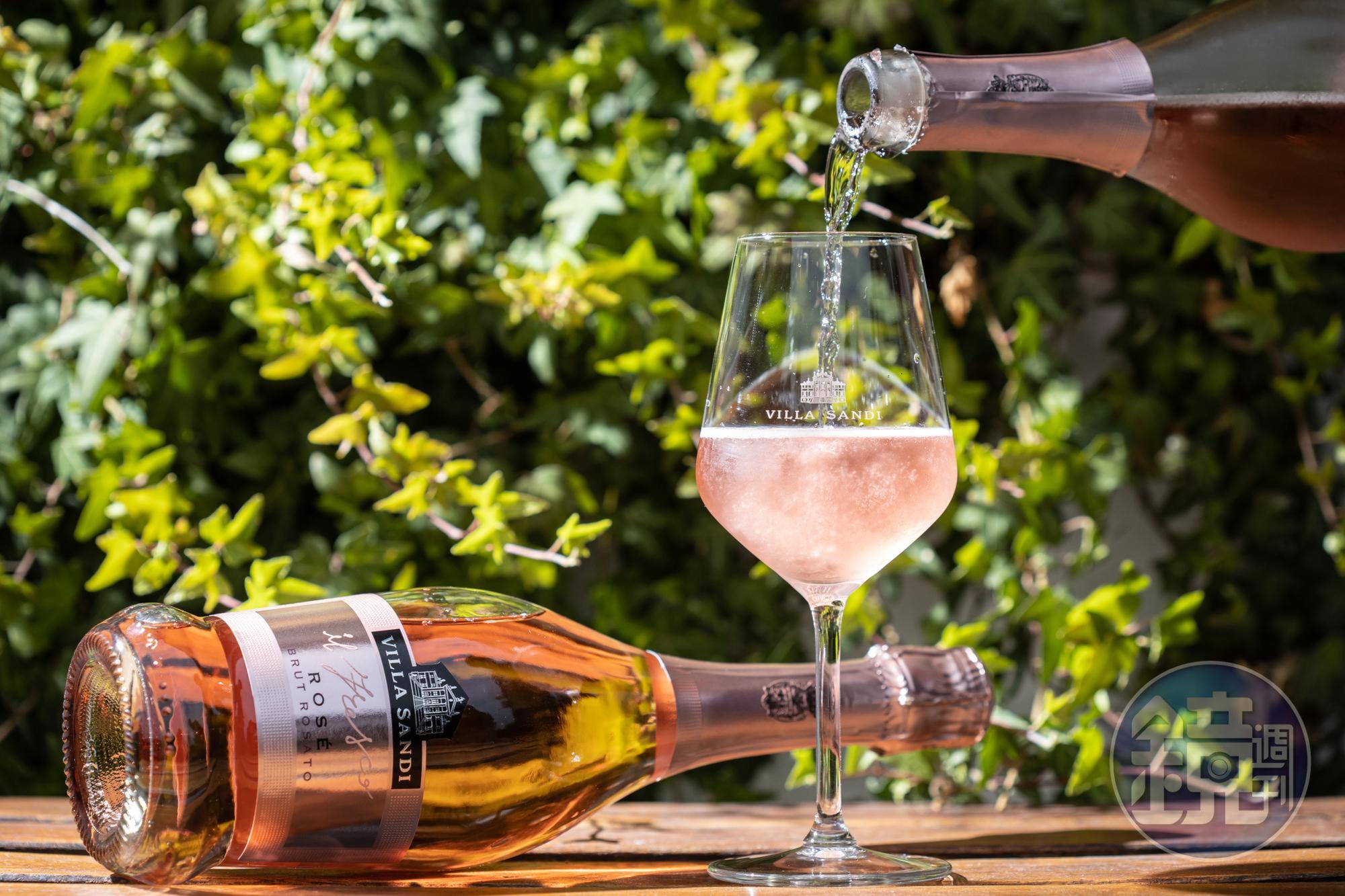以Glera和Pinot Noir釀成的「If Fresco Rosé」帶有與外觀一樣甜美的香氣。