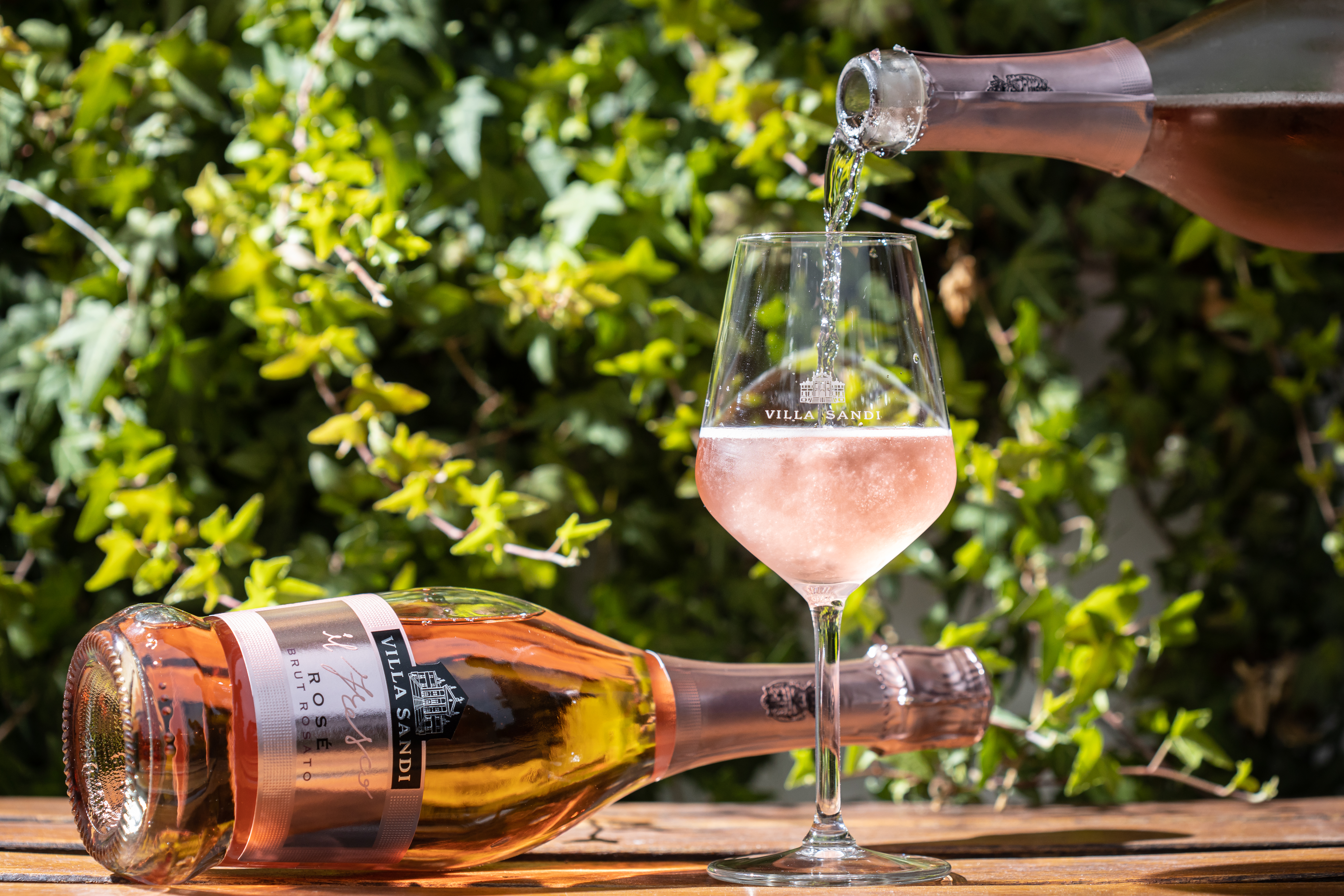 以Glera和Pinot Noir釀成的「If Fresco Rosé」帶有與外觀一樣甜美的香氣。