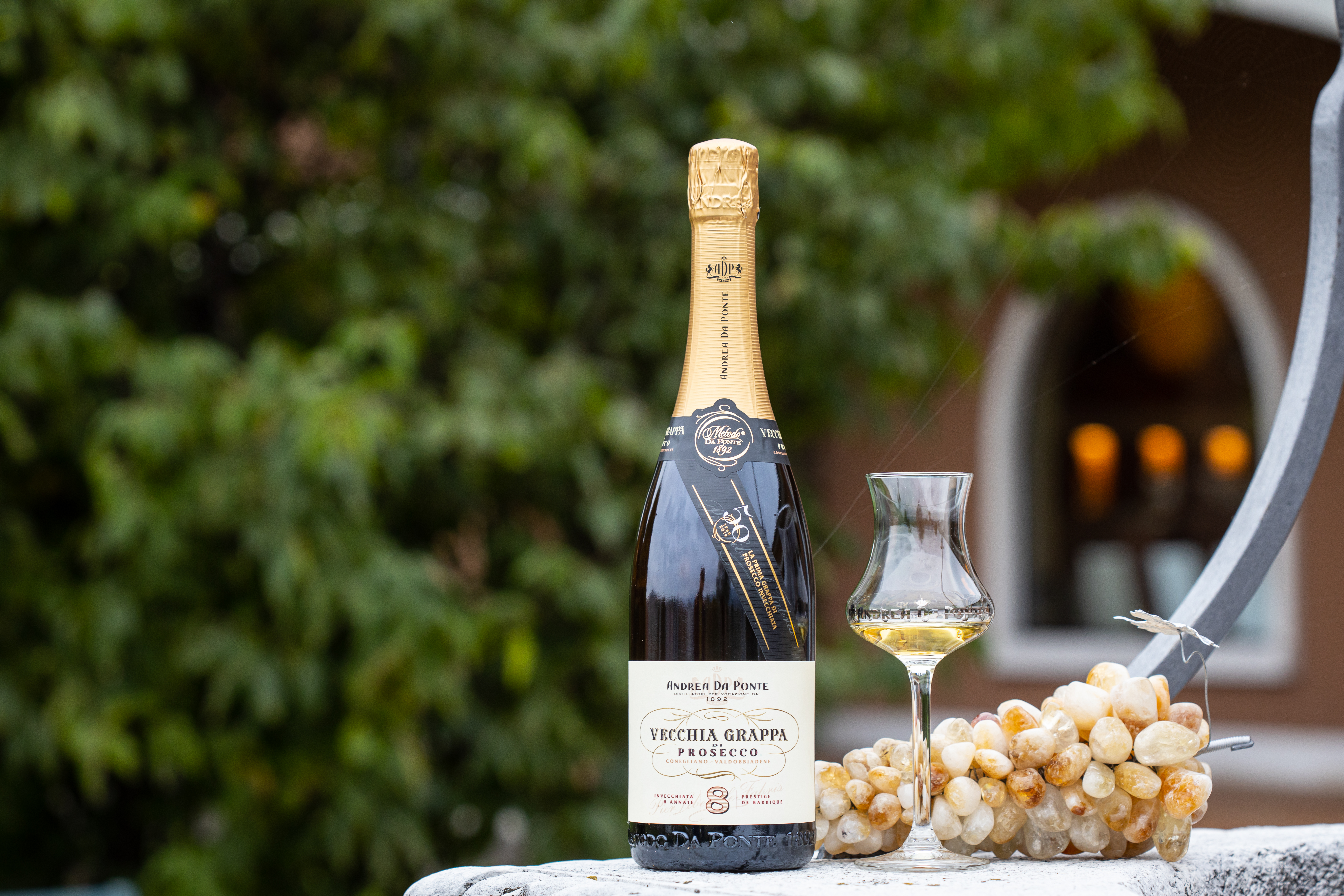 義大利人運用本該被丟棄的葡萄酒粕蒸餾出「Grappa」，靈魂之水藏著對葡萄的愛。