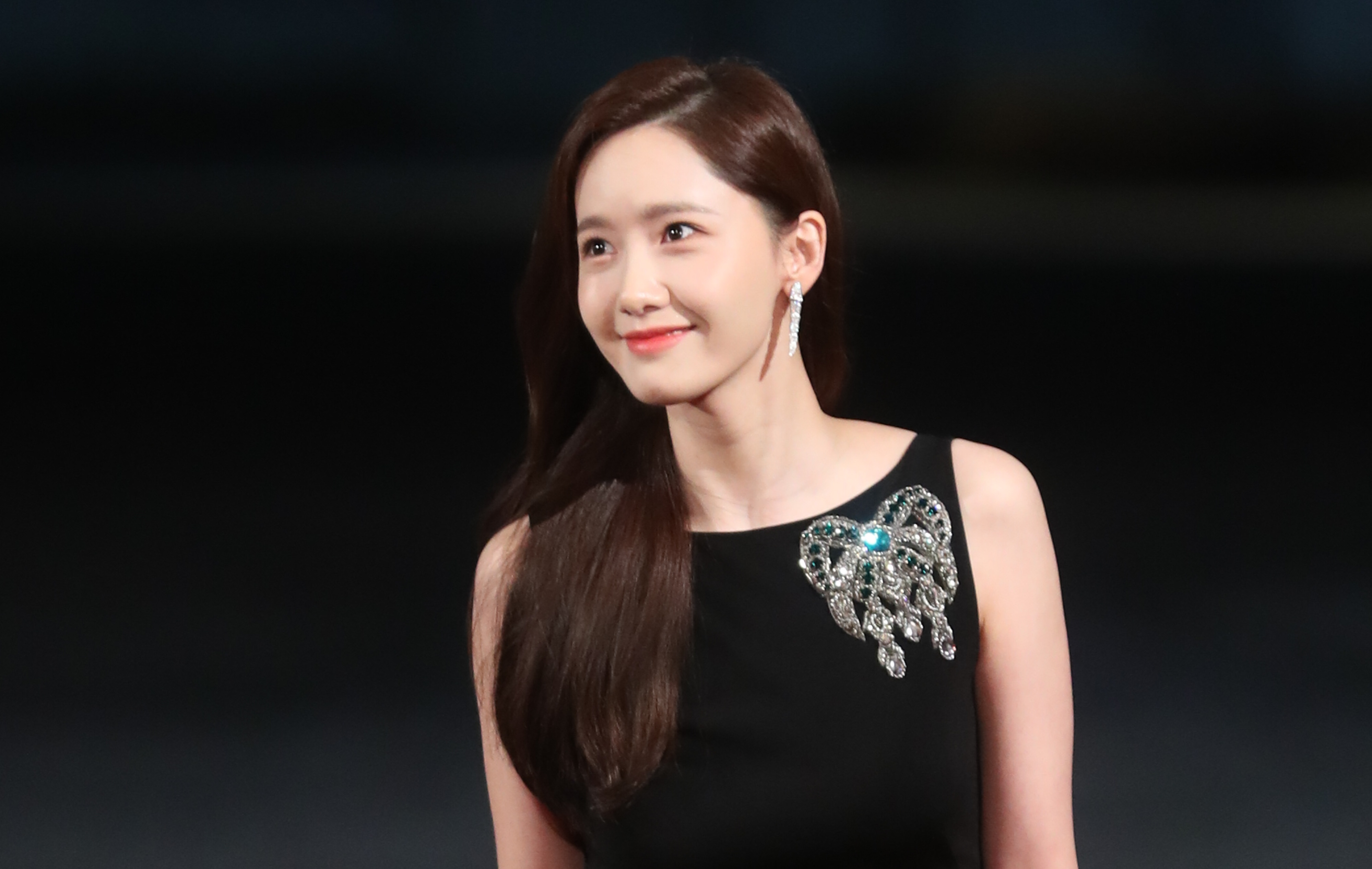 潤娥出席韓國第40屆青龍電影獎頒獎典禮。（東方IC）