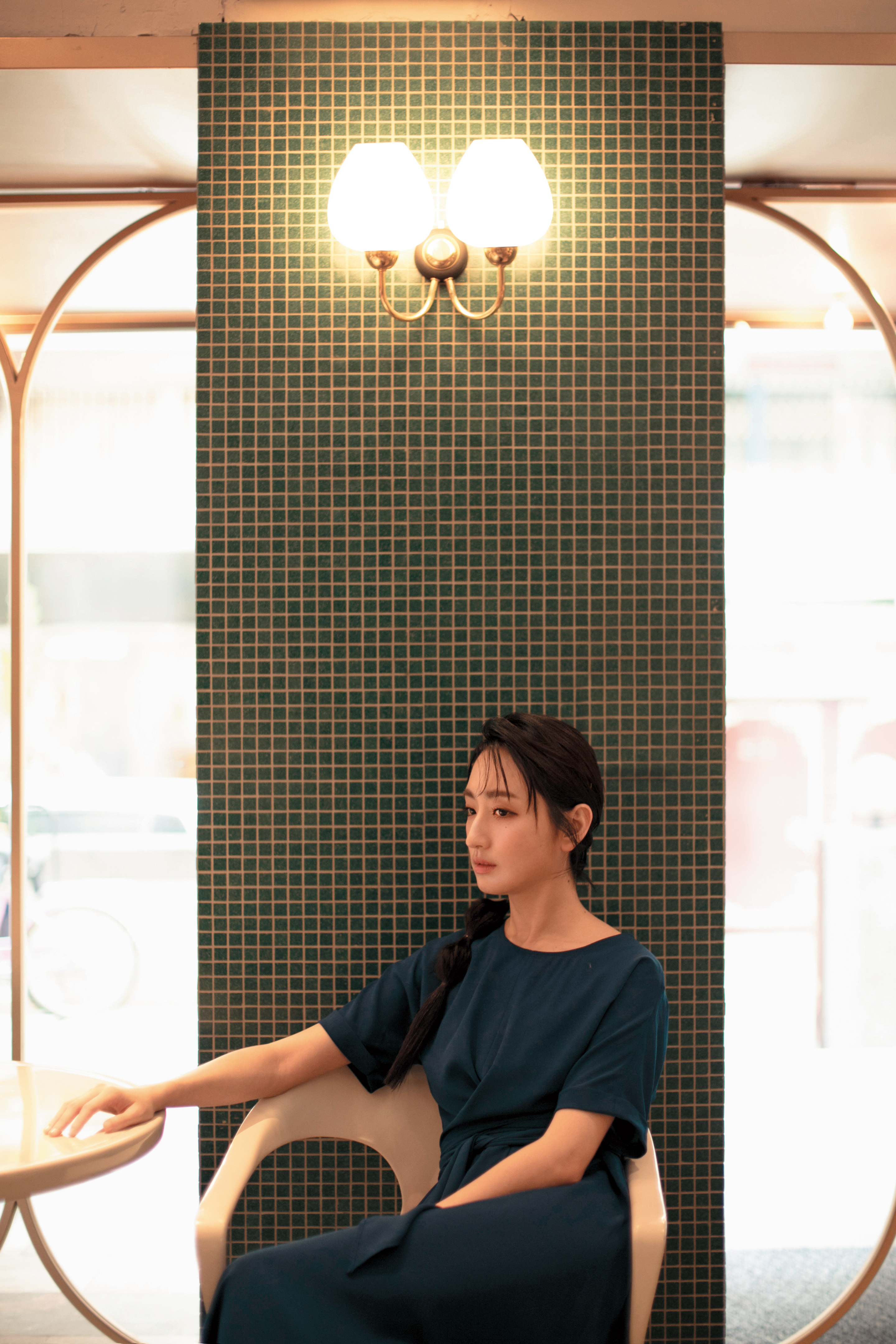 20來歲時，柯佳嬿到哪都不自在，面對人群、享受工作，是她30歲以後才發生的事。