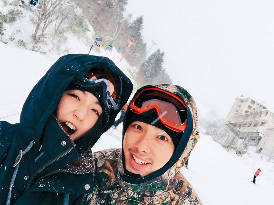 柯佳嬿與坤達（右）2017年底結婚。（翻攝自柯佳嬿臉書）