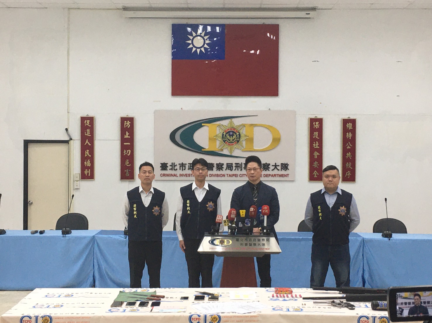 台北市刑警大隊副大隊長蔡金龍說明案情。（翻攝畫面）