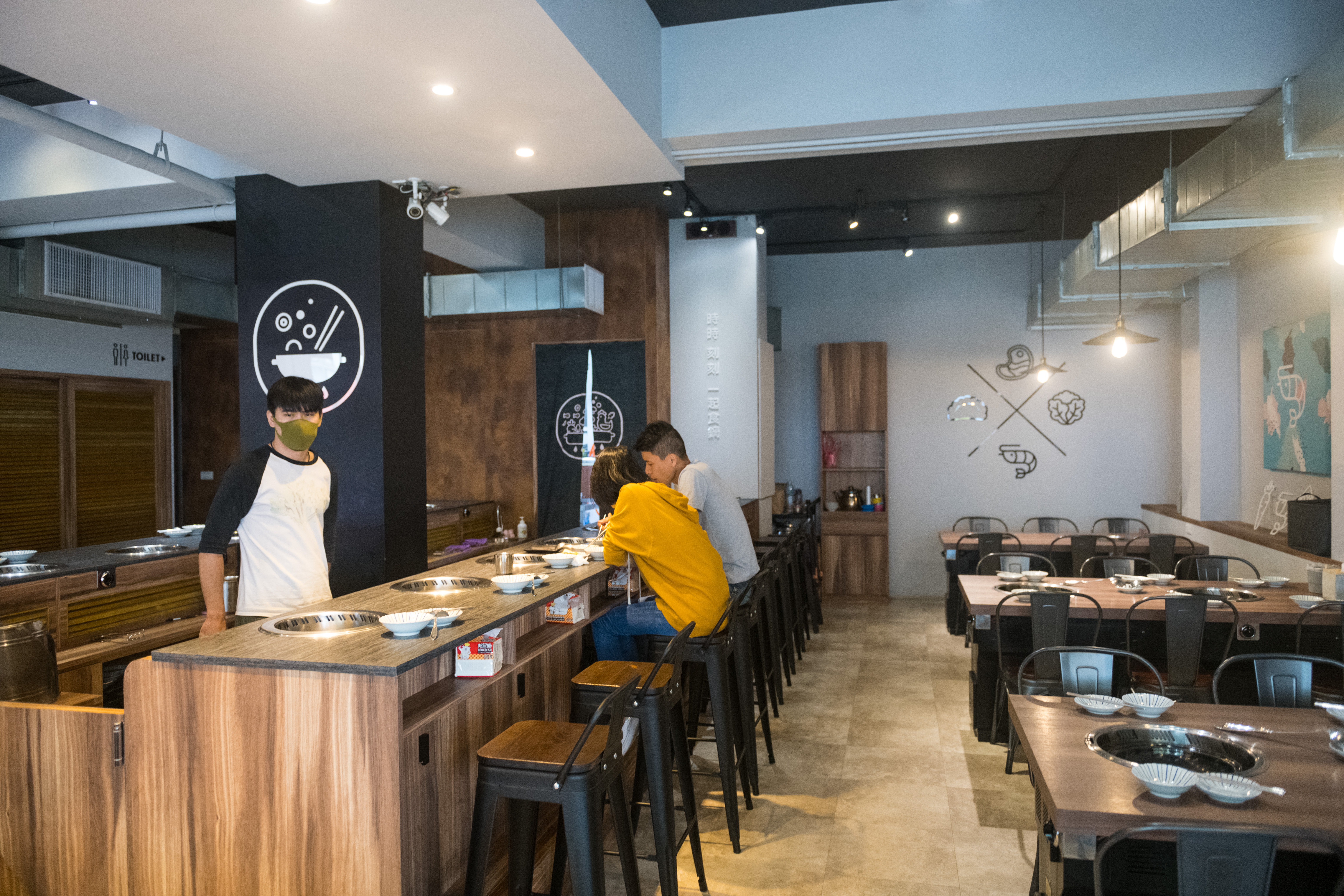 店內可多人共鍋，也能一人獨享。