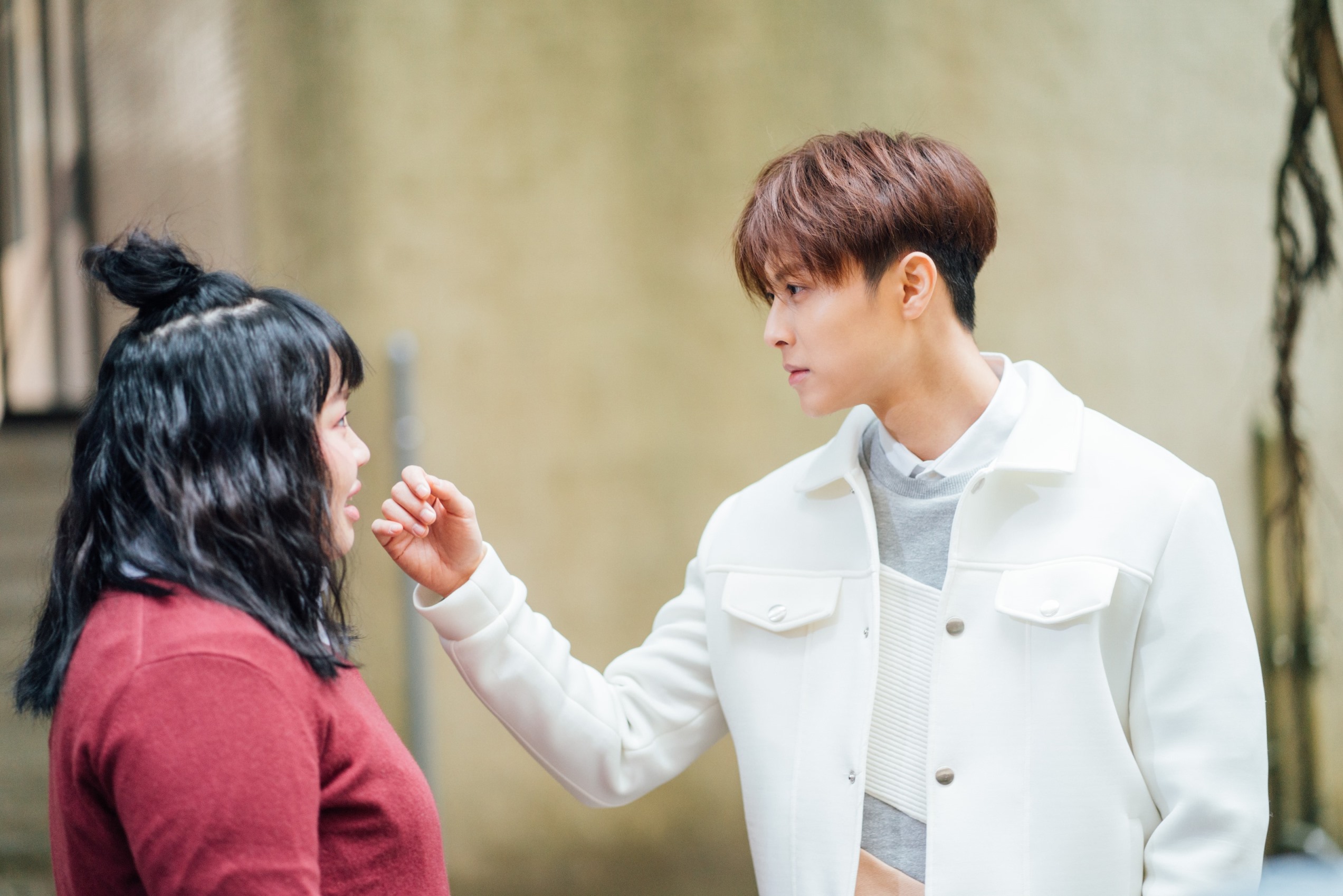 《想見你》開播後佳評如潮,集集有亮點,繼首播有曾之喬助陣,第二集邀請到王子邱勝翊友情客串。(衛視)