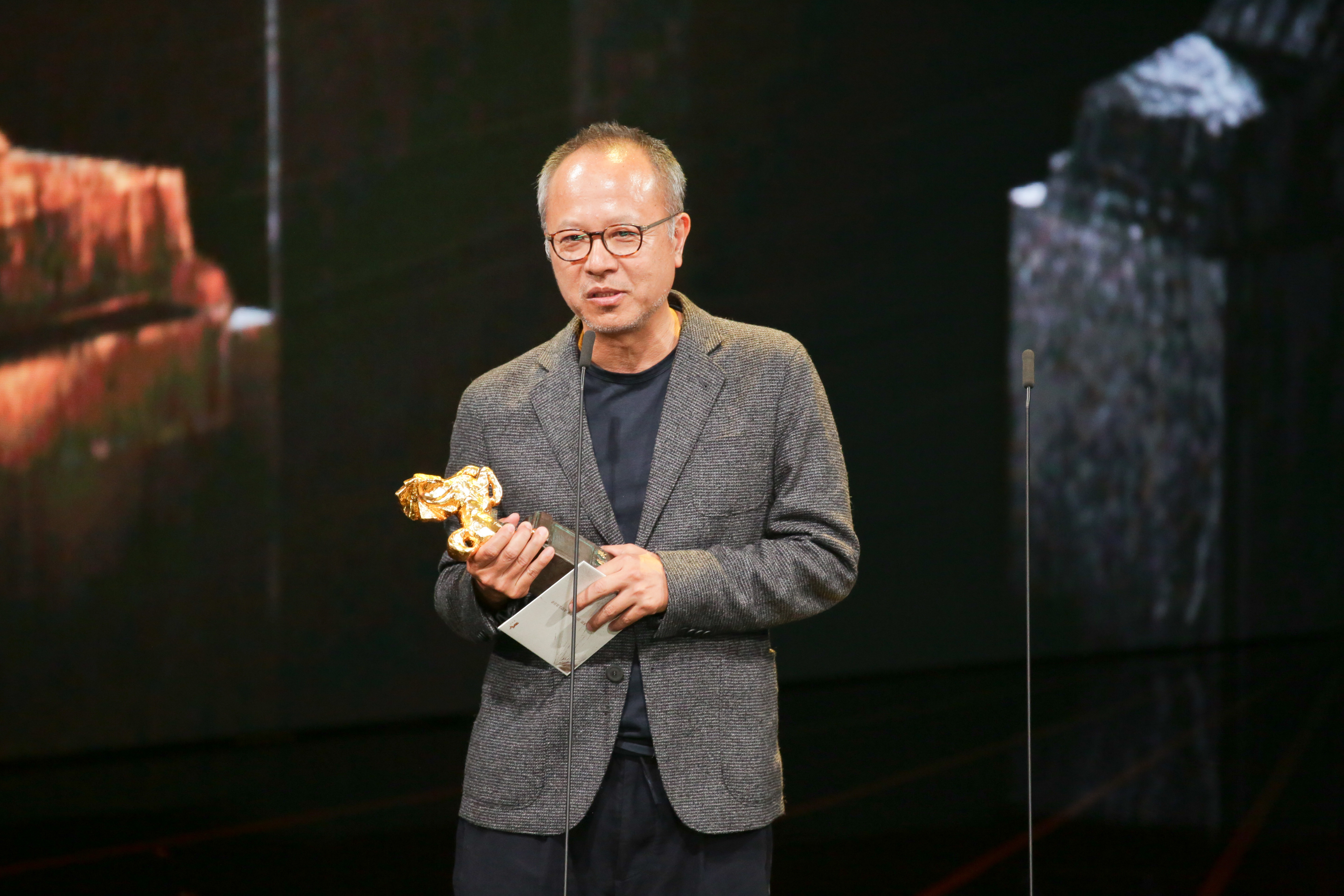 鍾孟宏以《陽光普照》拿下本屆金馬獎最佳導演。 