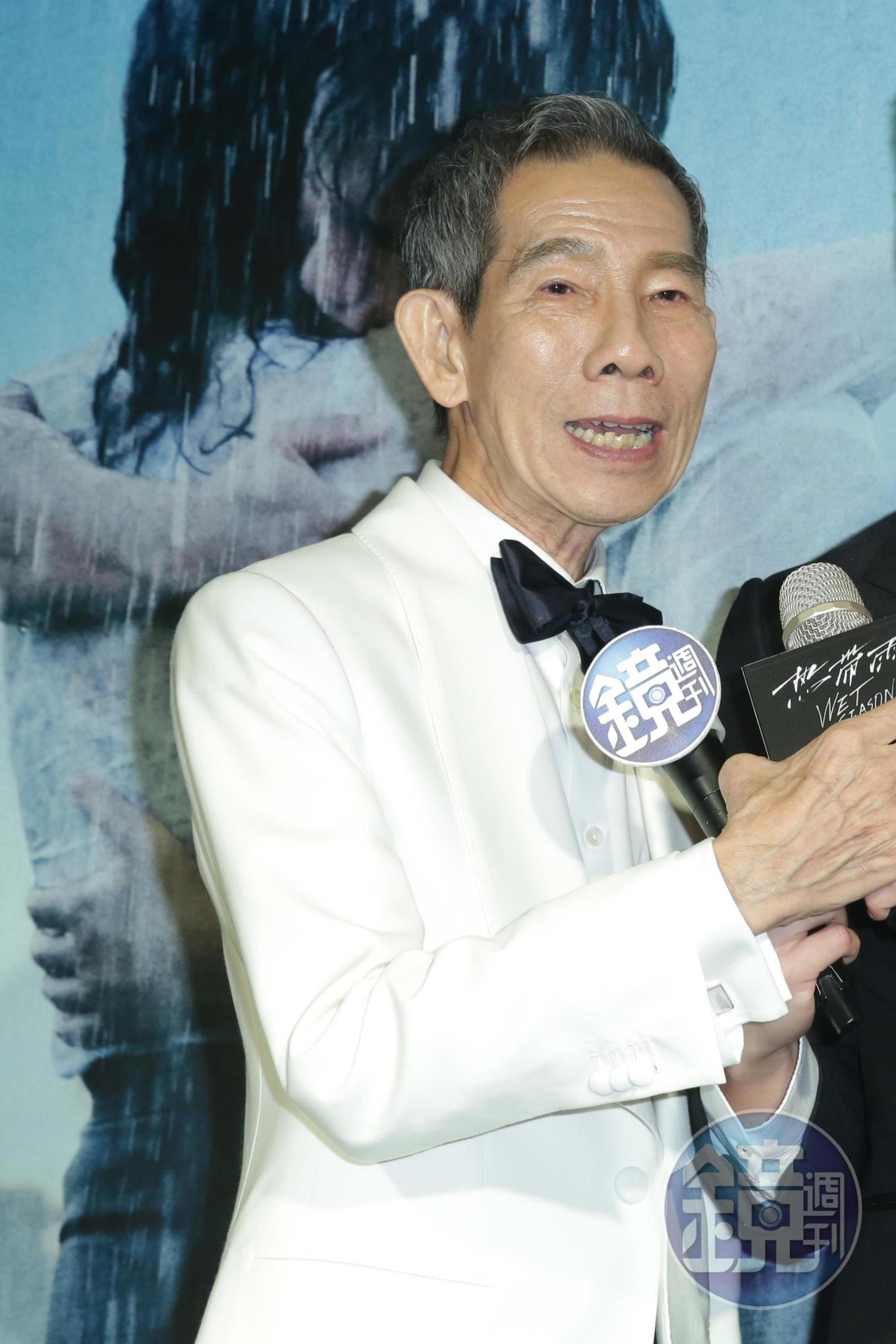 楊世彬對槓龜看得很開,他曾去療養院觀摩中風病患舉止,揣摩他們的樣子驚人地神似。