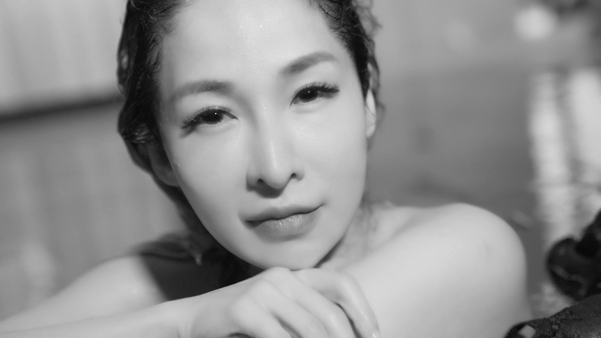 Elva蕭亞軒在MV裡素顏上鏡。（經紀公司提供）