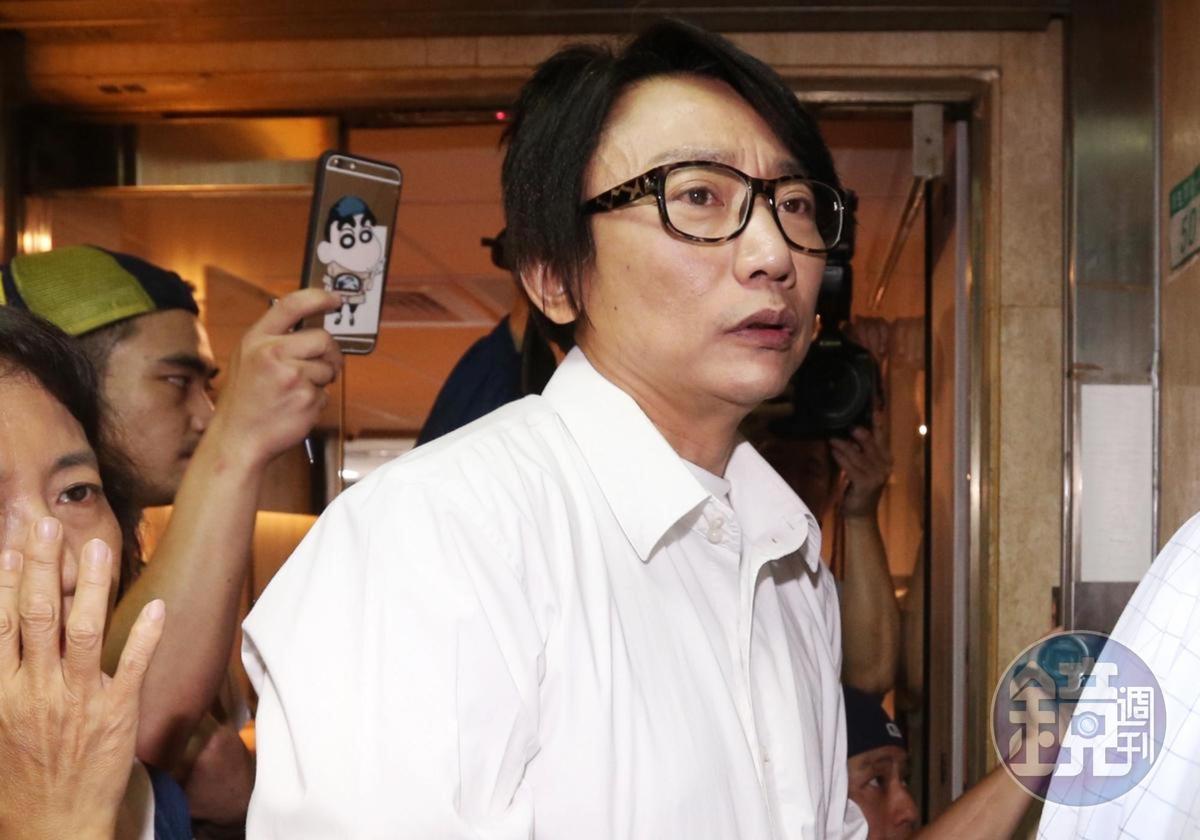 秦偉遭女造型師在臉書發文影射性侵多人後,事件如滾球般一發不可收拾。