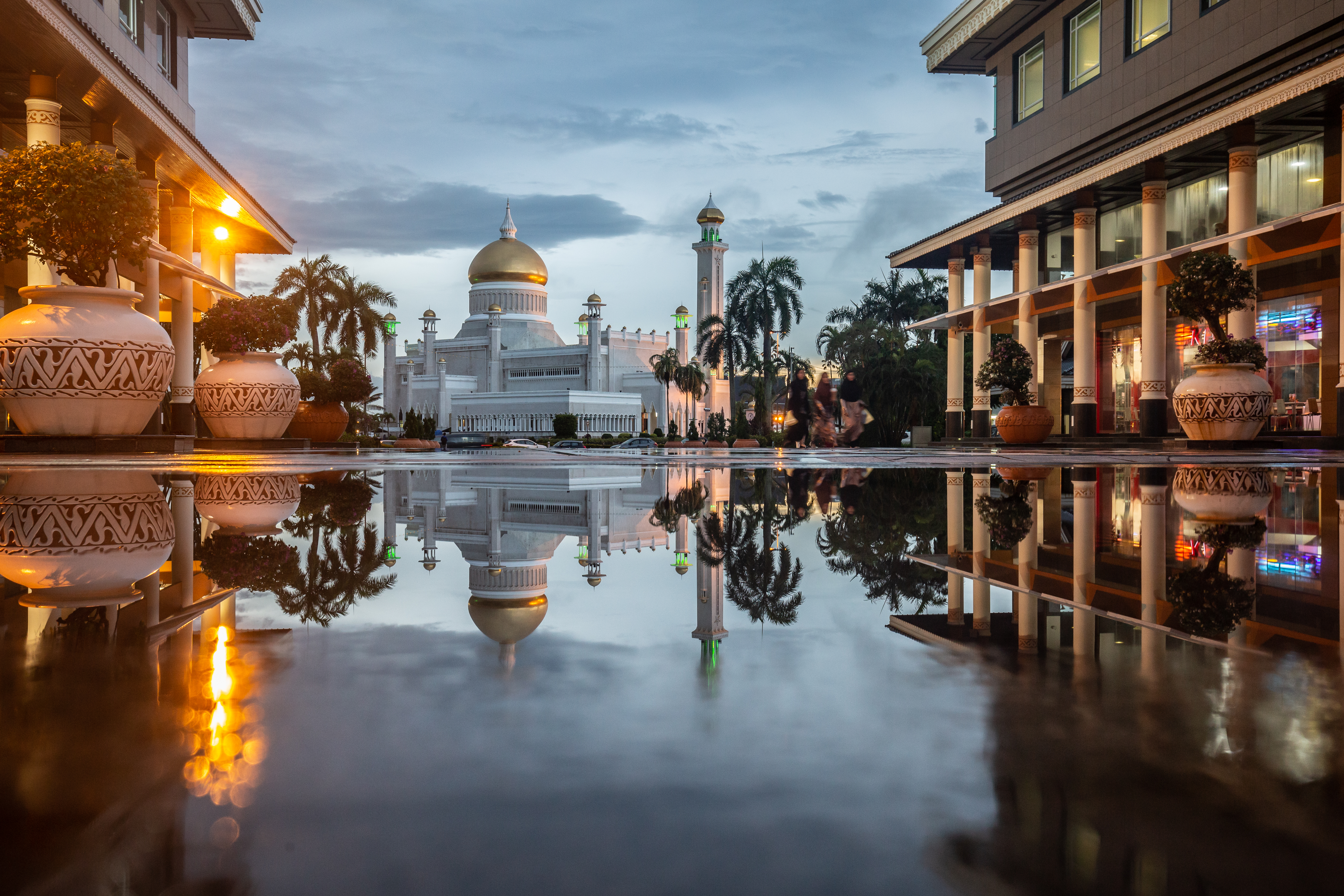 奧瑪阿里清真寺（Omar Ali Saifuddien Mosque）。