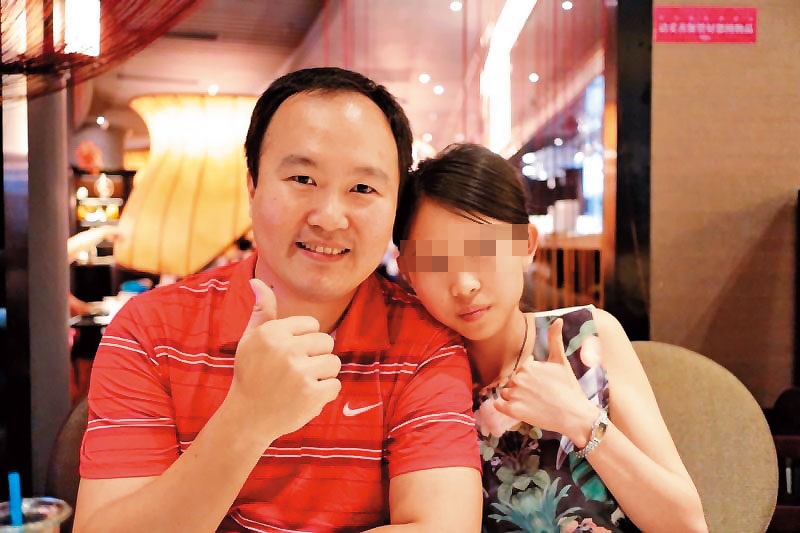 除了母親家成幽會地，張乙濤（左）也會趁小孩熟睡後，約其他女友（右）來家中。（讀者提供）