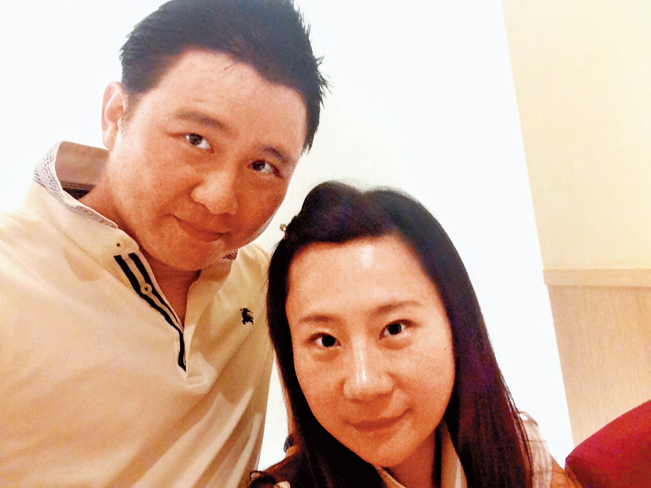 爆出外遇醜聞後,元祖二少奶奶安晨妤(右)已對先生張劭緯(左)提起離婚訴訟。(讀者提供)