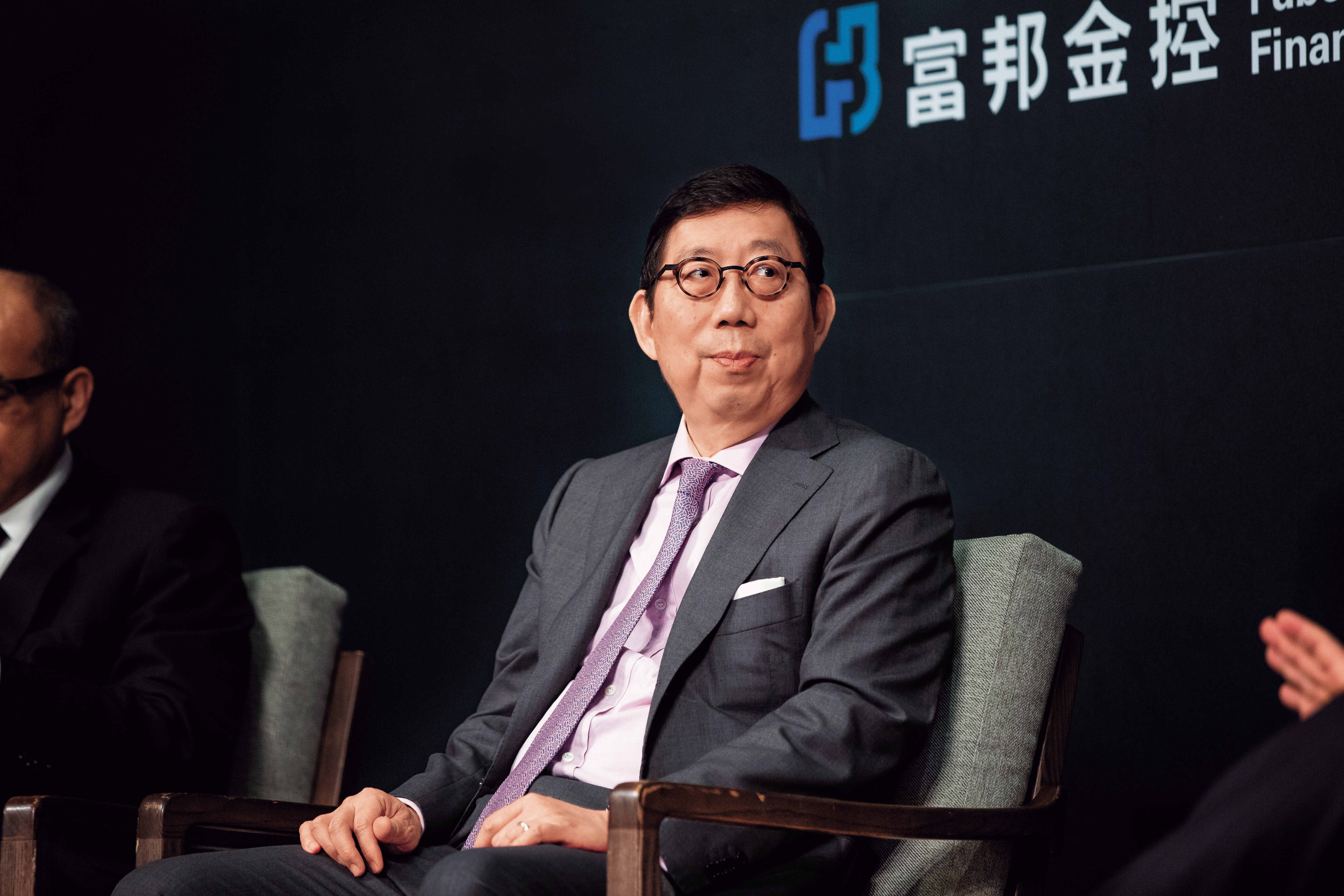 富邦金董事長蔡明興面對哈爾濱銀行遭接管,可能要更謹慎處理投資中國的項目。