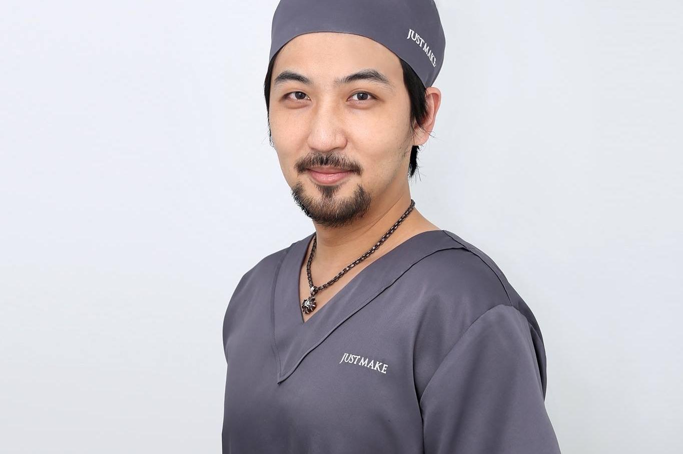 李進良2015年為一名精品店女老闆動隆鼻手術,發生術後組織壞死遭提告。(圖/翻攝自李進良臉書)
