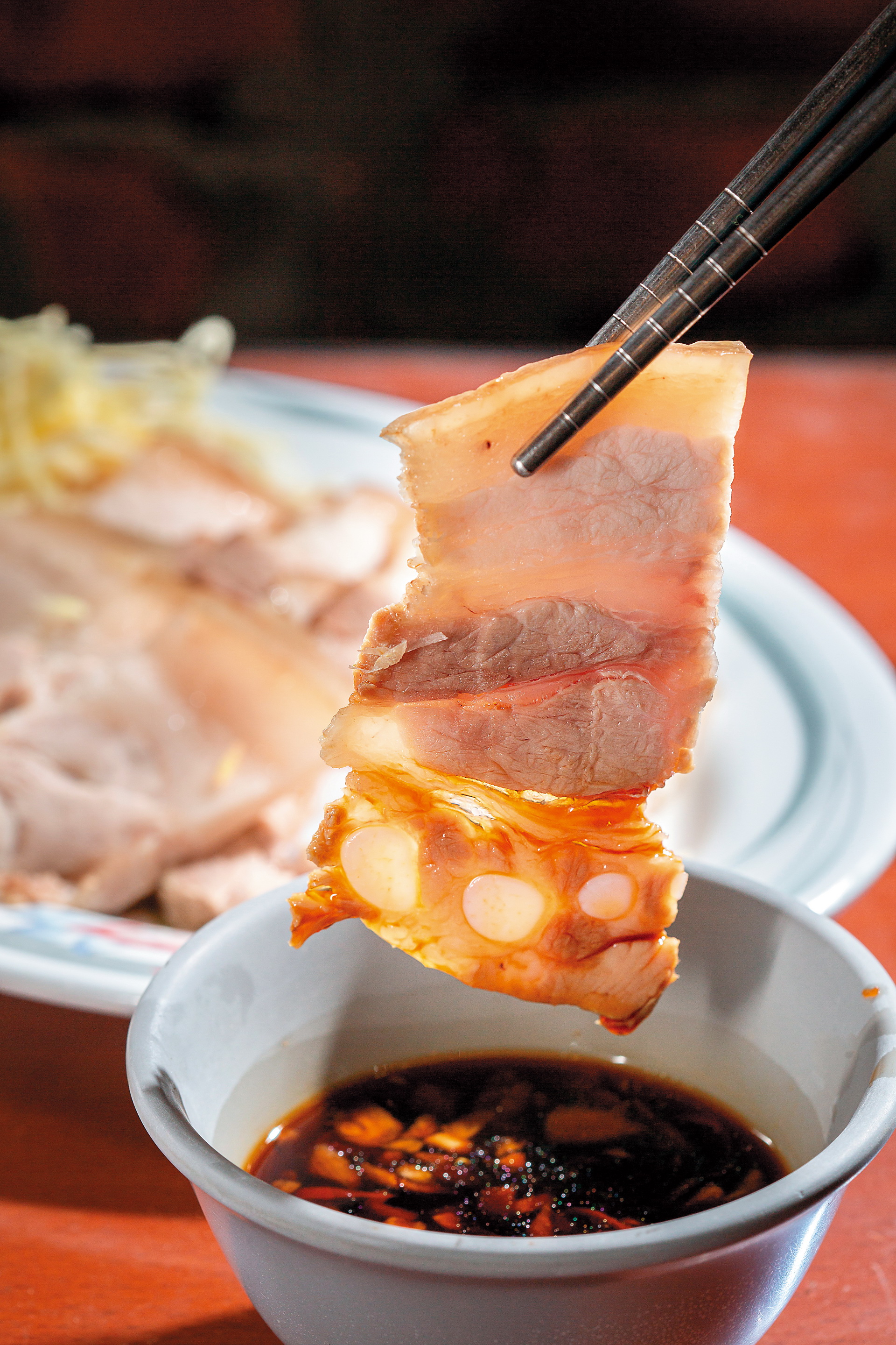 「黑豬白切肉」完全沒有任何腥味，入口帶著幾分爽口感。（200元／份）