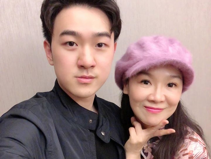 徐薇透漏兒子最近升任老闆特助，完全不用她操心。（翻攝自徐薇老師臉書）