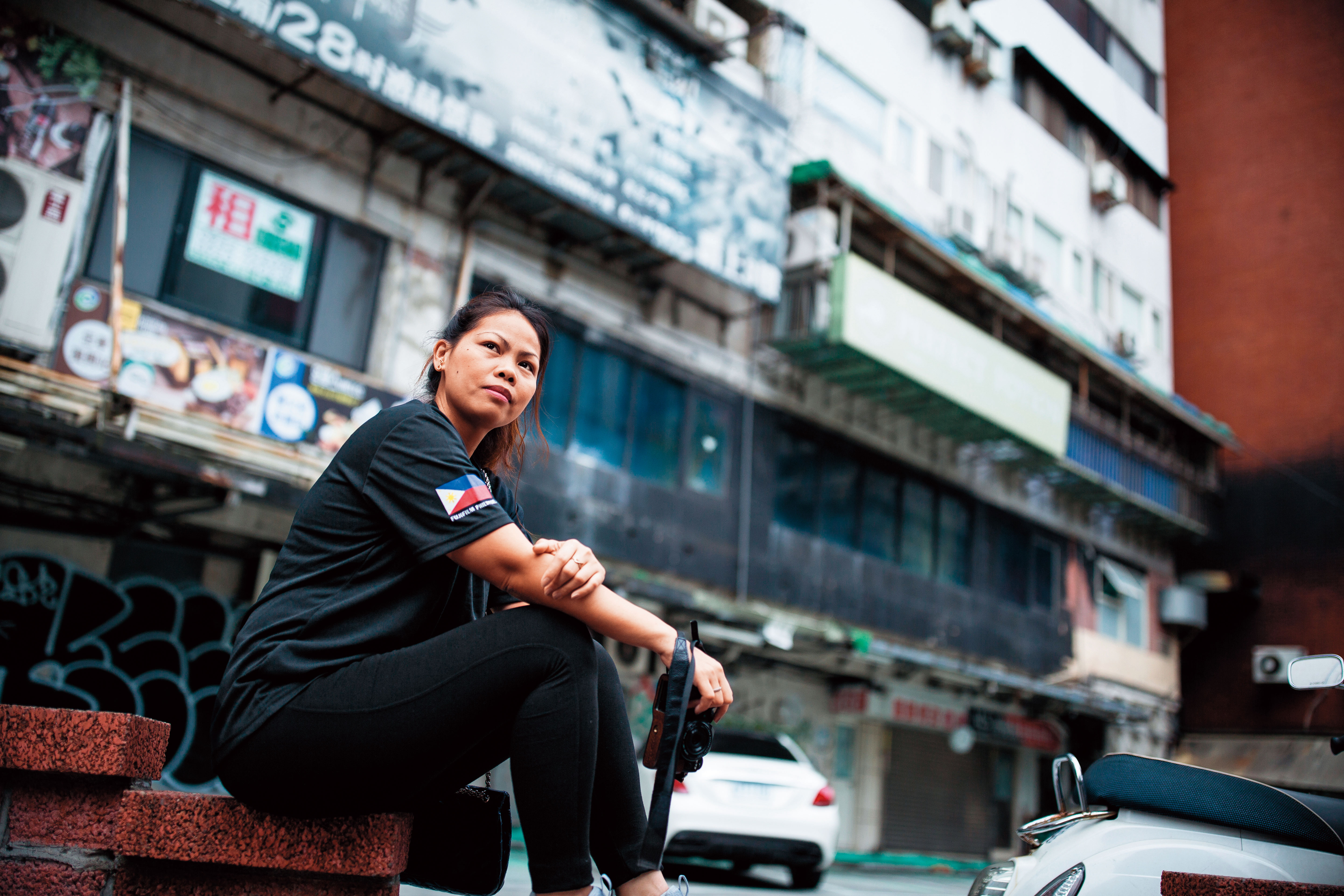 結束10年的幫傭工作後，Joan Pabona回菲律賓2天就再搭機來台北參加攝影展，此刻她仍在思索未來的路。