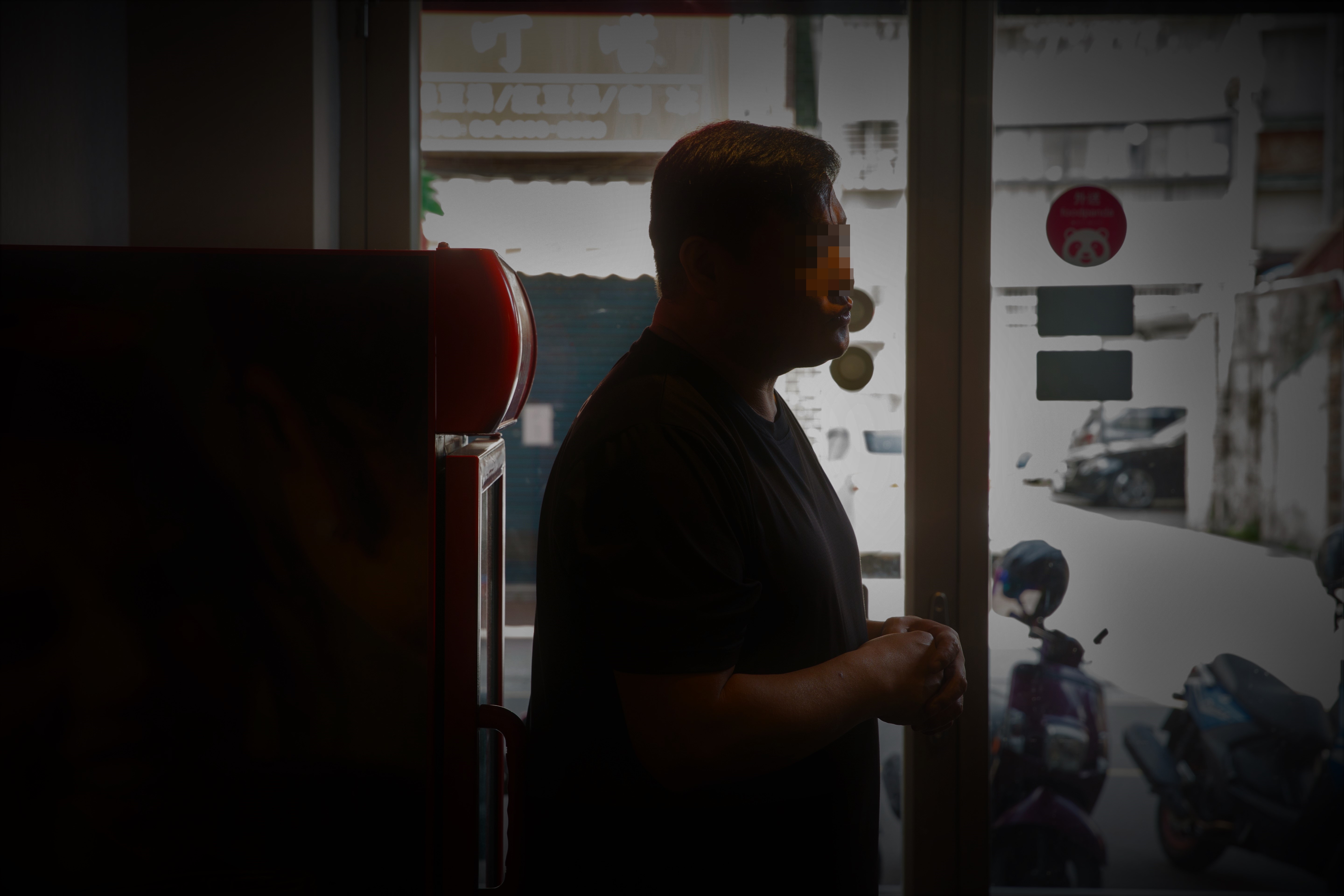 吳家鴨香飯創始人賢哥，回首江湖路，覺得混到的只是一個嚇人的名氣，但實際沒有未來可言。