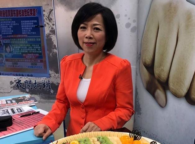 資深媒體人黃智賢感嘆自己沒台灣醫師執照，不能奔赴武漢救治病患，神邏輯被網友罵翻。（翻攝自黃智賢世界臉書）