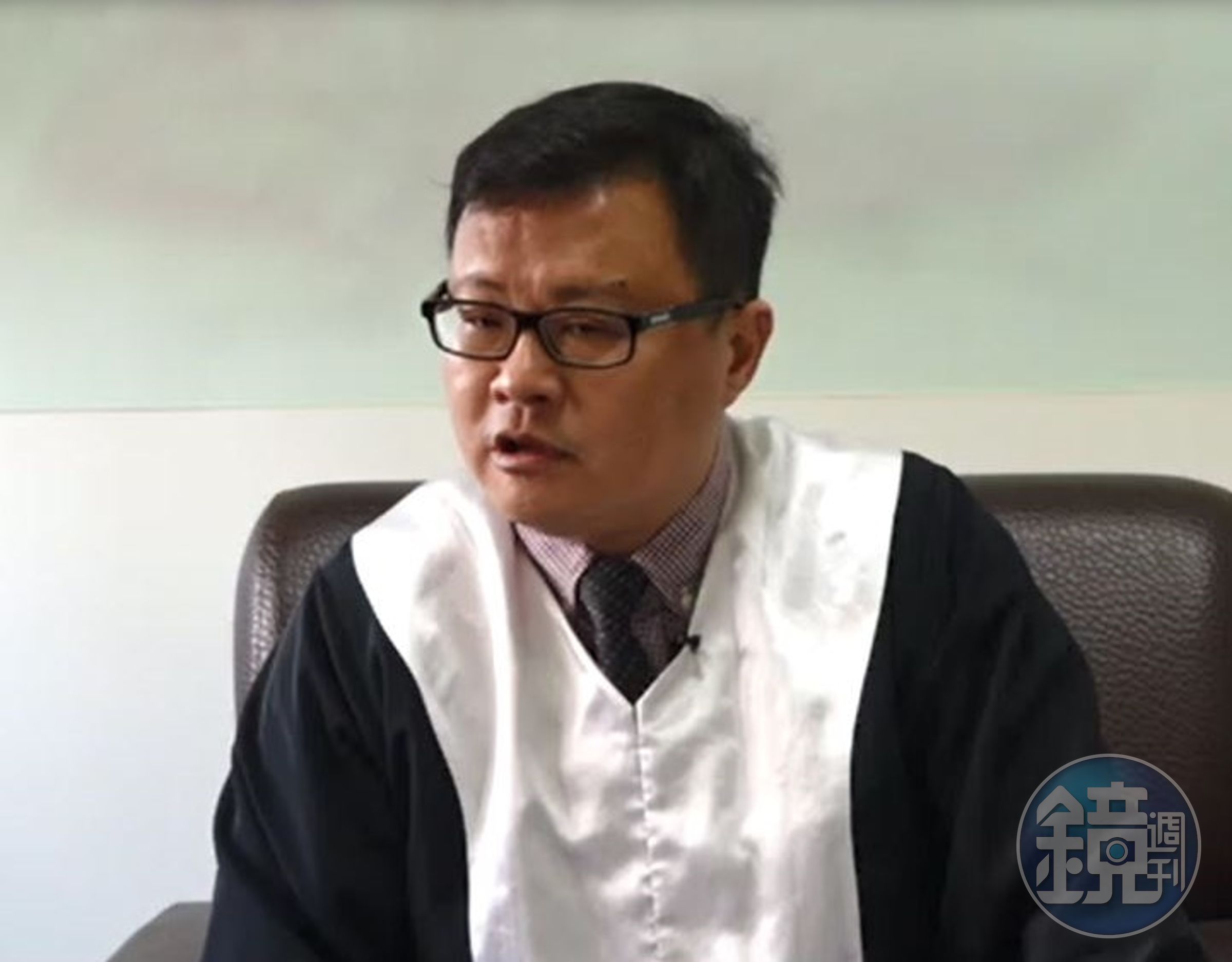 律師李學鏞表示，讓政府花冤枉錢，有可能涉及詐欺取財或圖利罪。