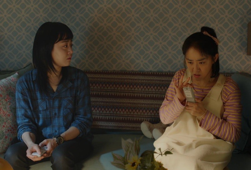文瑾瑩在《抓住幽靈》一人分飾兩角，詮釋自閉症患者演技傳神。（翻攝自Naver）