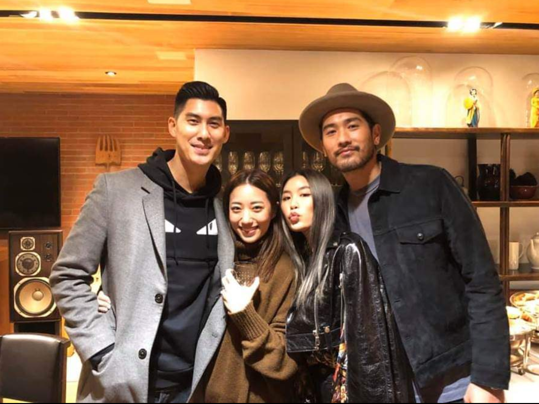 毛加恩凌晨在臉書寫下長文悼念好友，還放上自己與太太及高以翔和女友Bella的4人合照。（翻攝自毛加恩臉書）