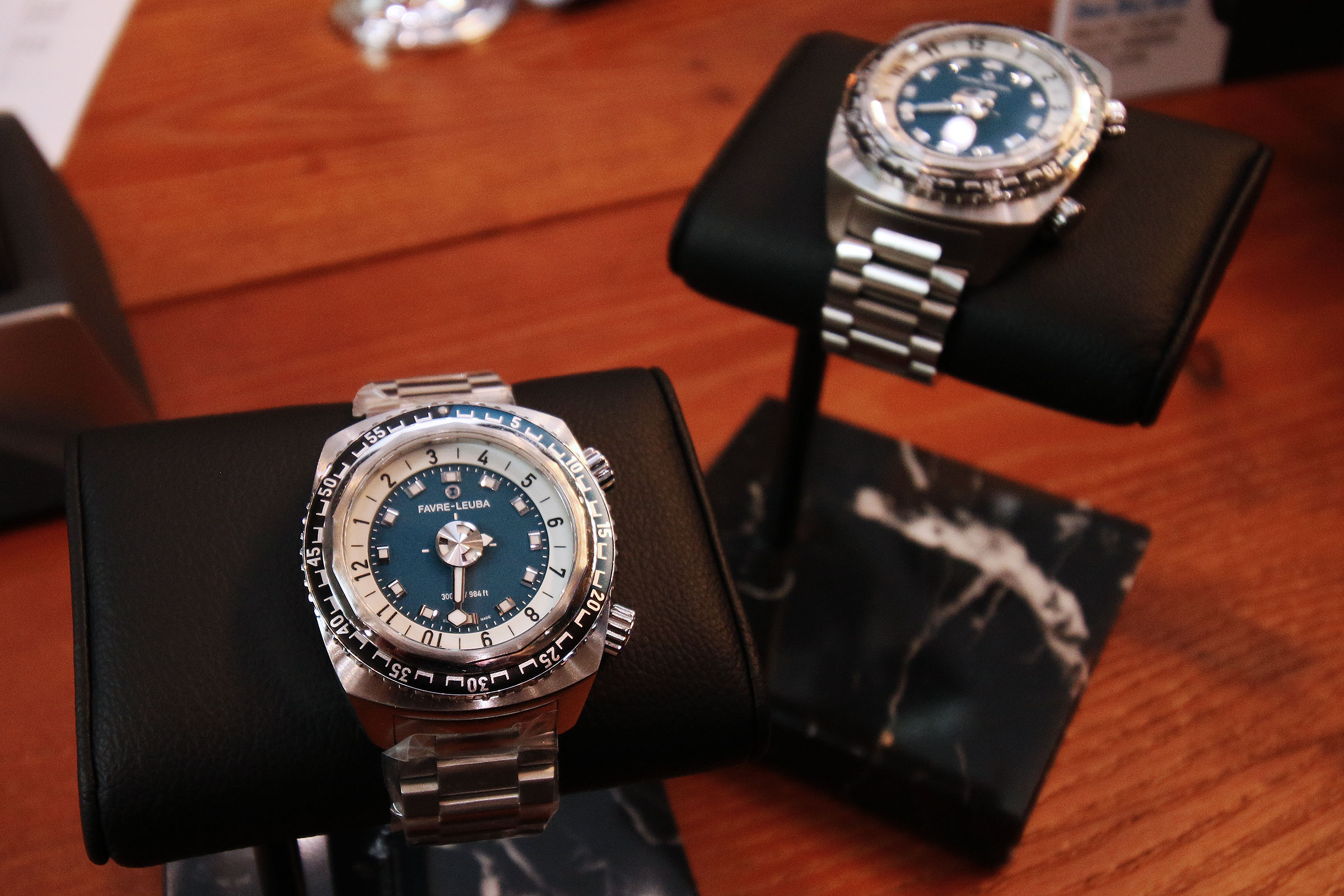 域峰為Raider Harpoon腕錶帶來42mm的小尺寸版本，對比先前46mm的規格，在配戴上更為舒適。