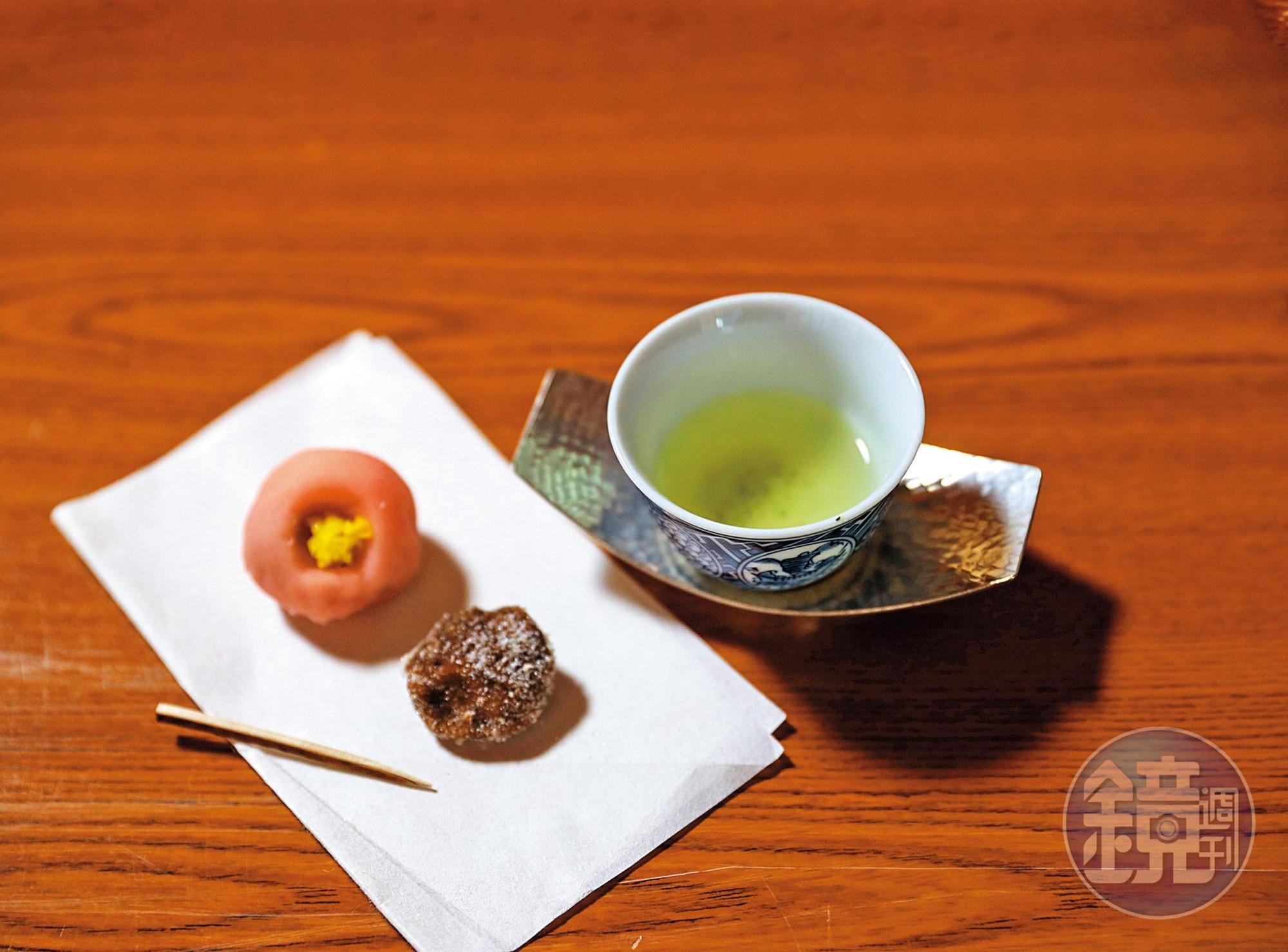 靜岡最出名的煎茶與呼應秋意的和菓子。