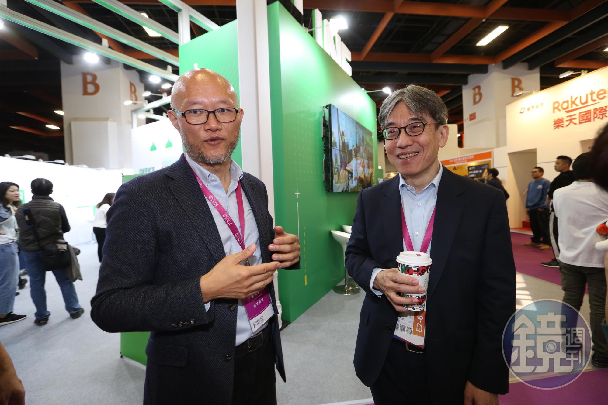 LINE BANK籌備處執行長黃以孟(右)透露,將以打造「全民銀行」為目標,首波在台會推出5大創新金融服務。