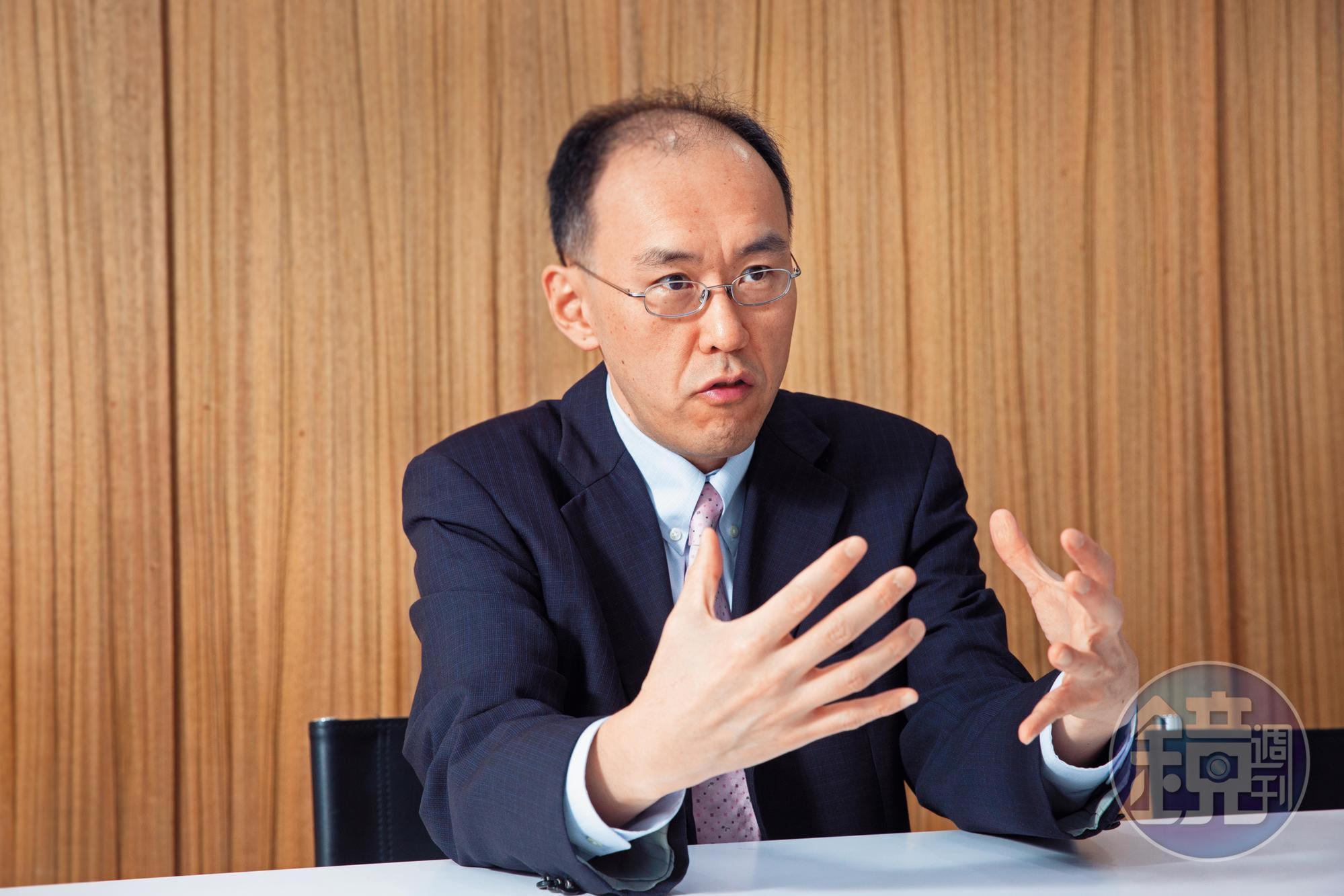 公勝保經戰略長李正偉強調，宣告利率不是保證，主管機關正在研議規範平穩機制。
