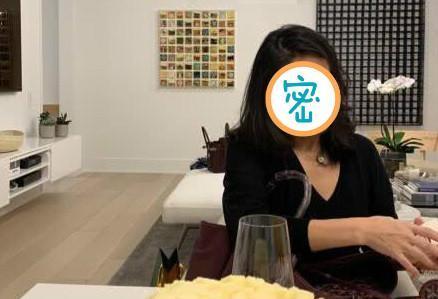 57歲的利智素顏模樣曝光，引起網友討論。（翻攝自微博）