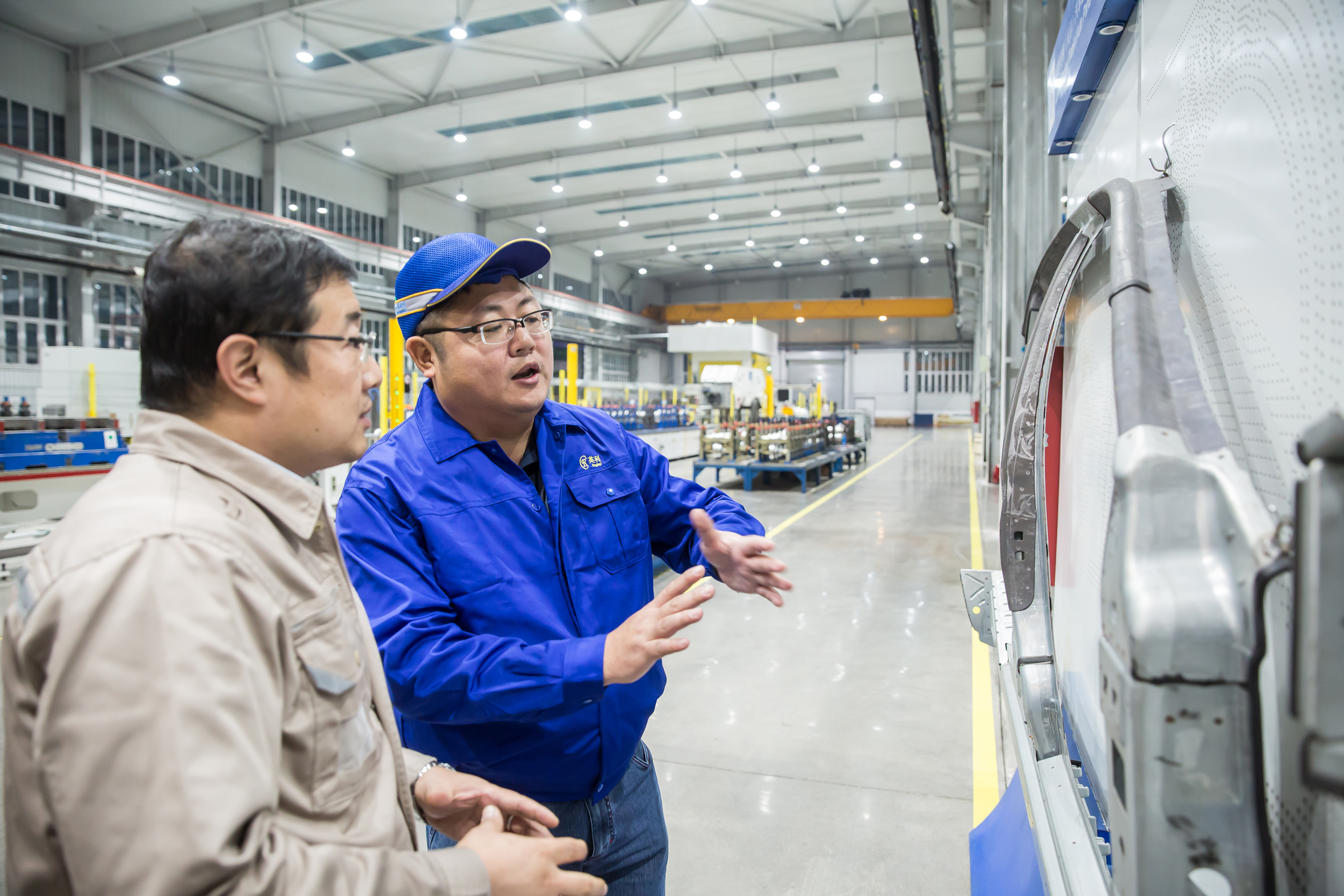 林啟彬獨子林上煒(右)原本想當特教老師,因為不捨父親答應進入公司幫忙。