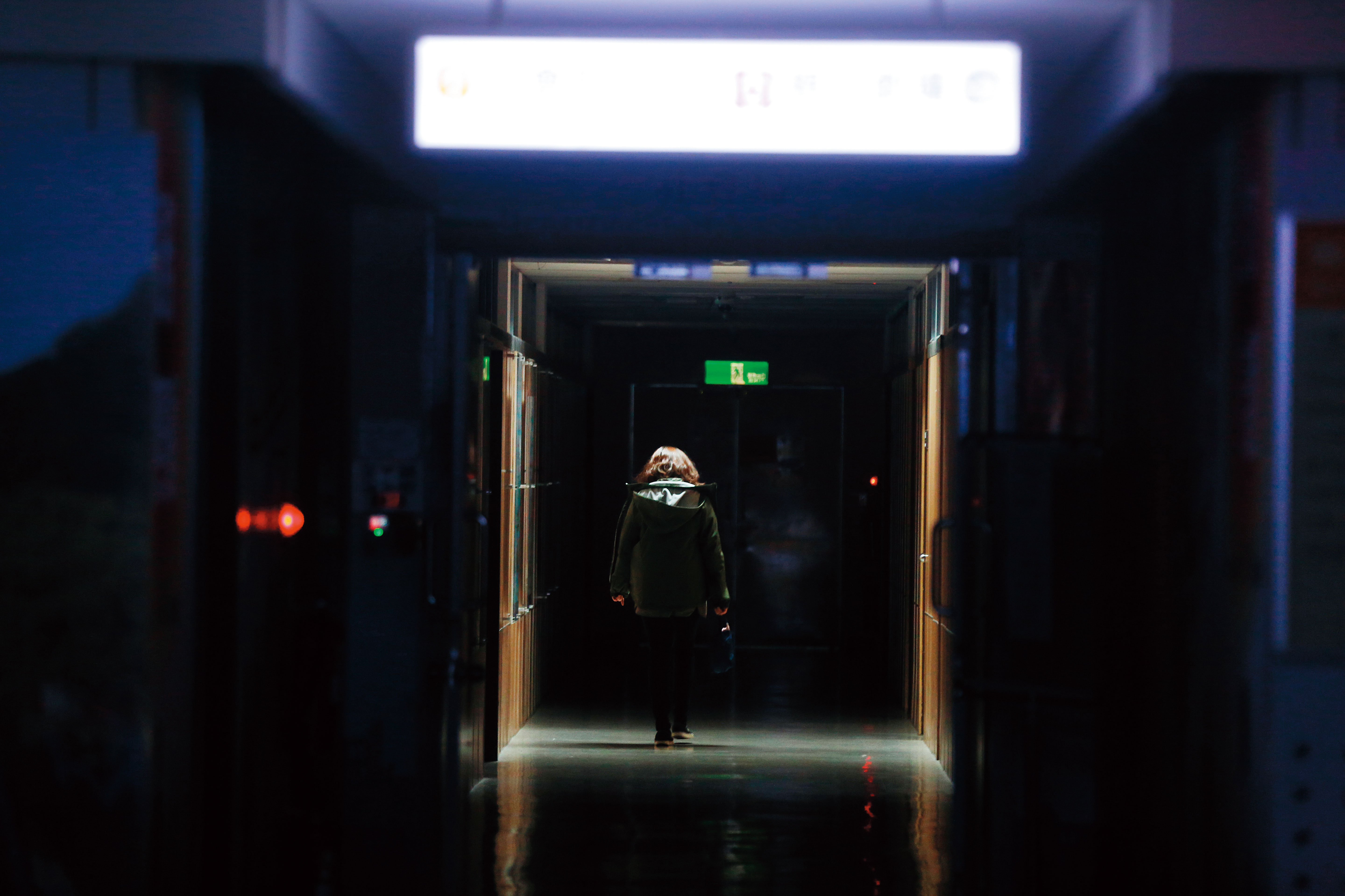 公務機關普遍爆肝加班，過勞單位年年上演轉職出走潮。