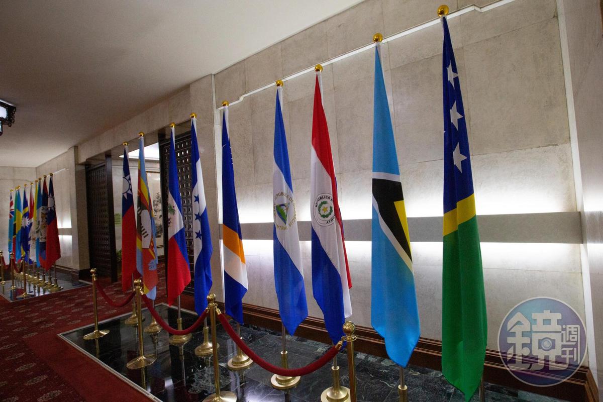 民進黨自2016年上任以來，在中國的打壓下，3年期間已失去7邦交，目前僅剩15邦交國。