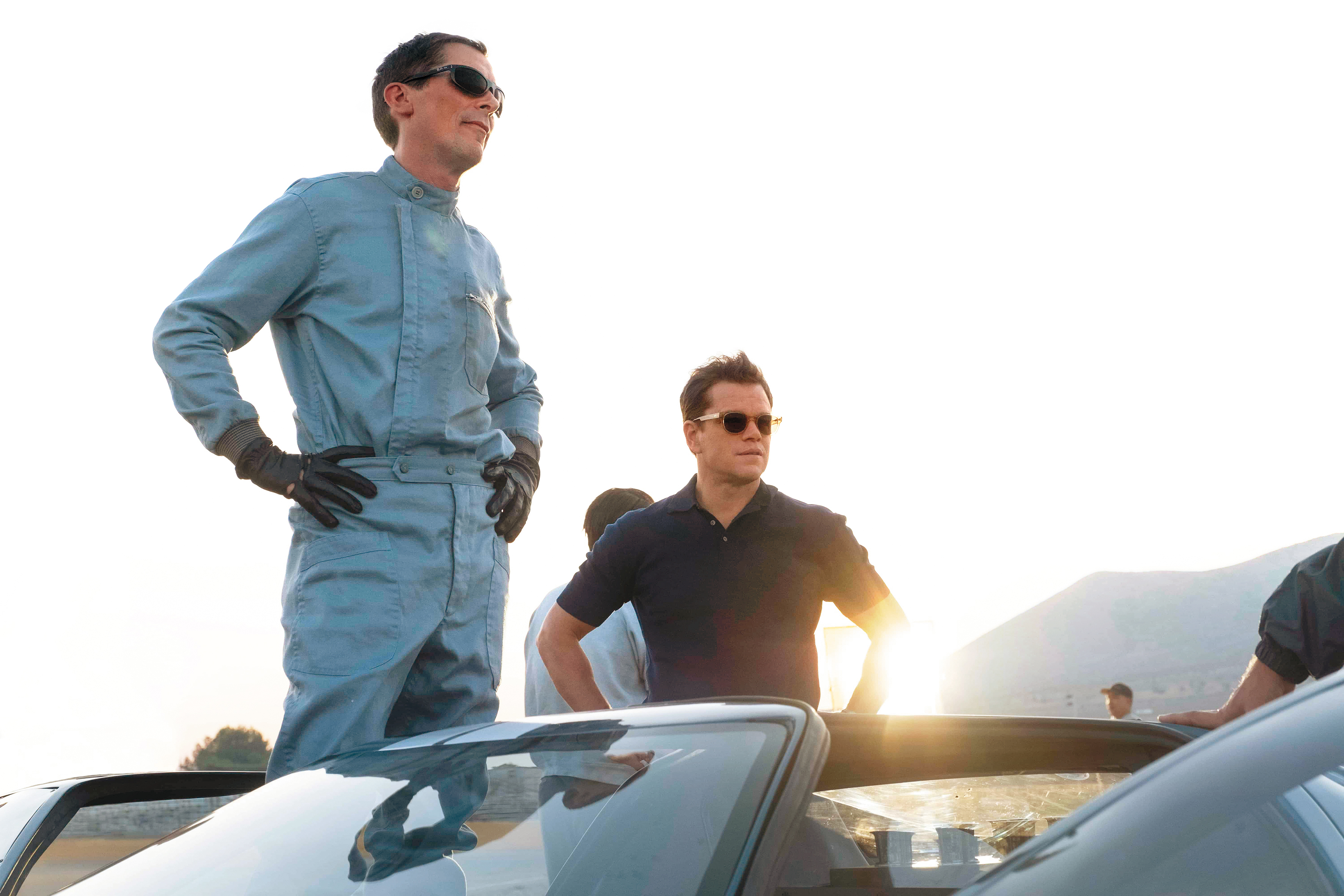 《賽道狂人》並非飆車爽片，導演的企圖心宏大，探討了各式議題，麥特戴蒙的演出更勝一籌。（福斯提供）