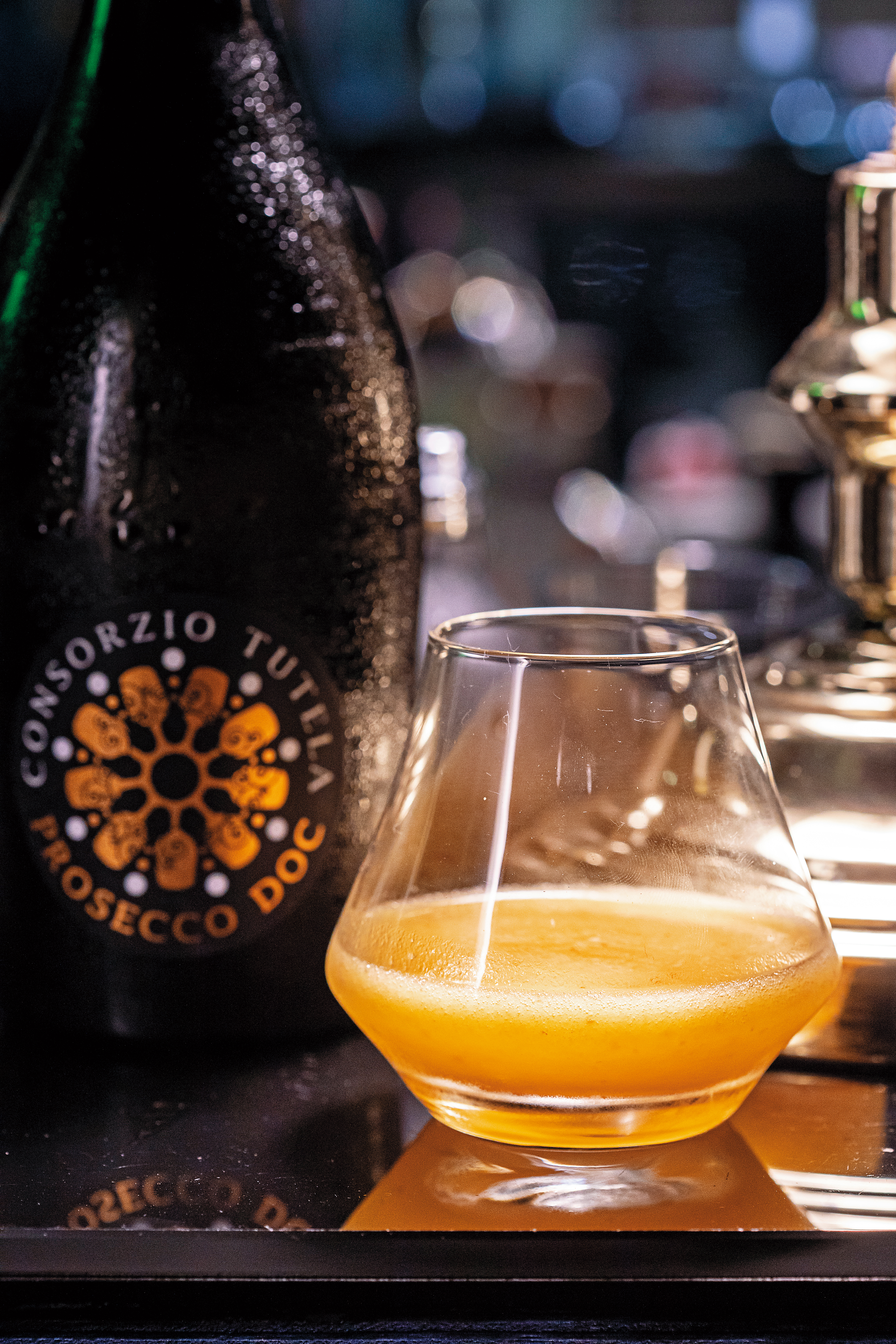 「Bellini」的現打白桃果泥經過反覆細心過濾，口感順滑。