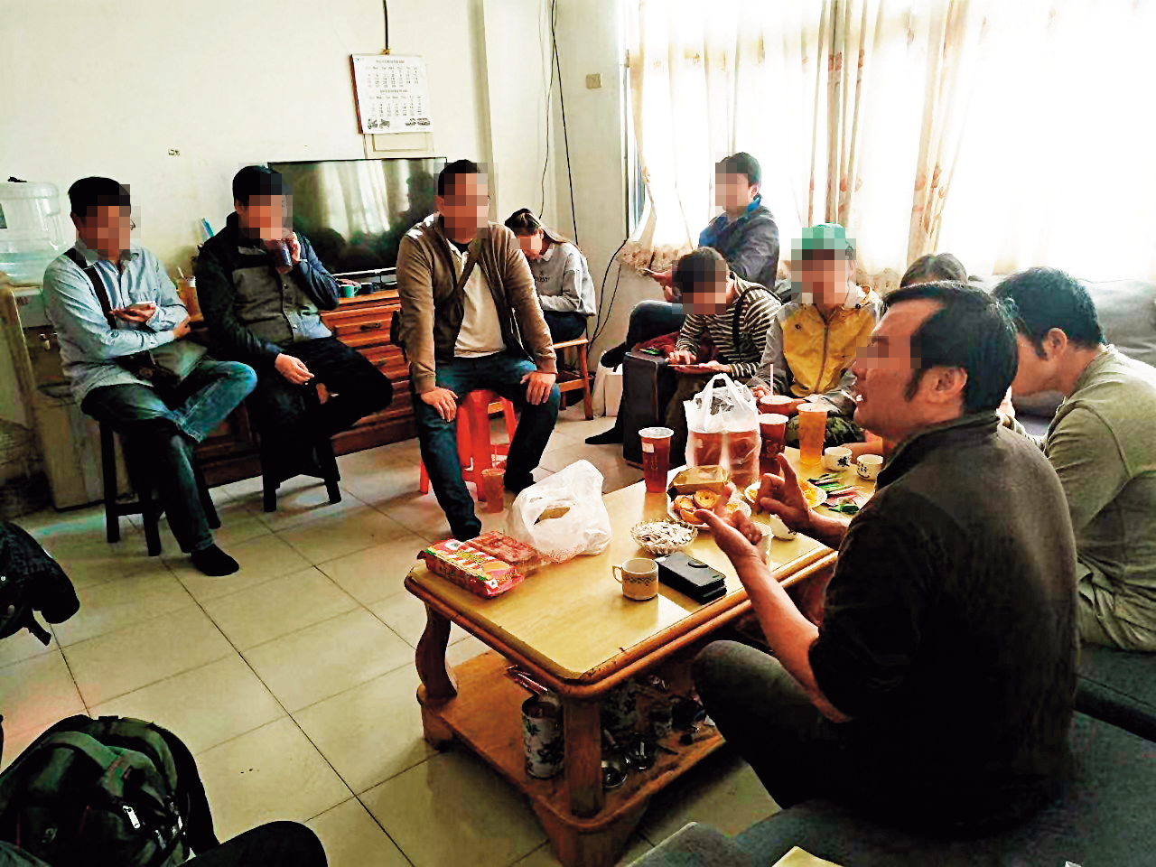趙姓男子成立越南婚媒直銷集團,還在家中開說明會。(讀者提供)